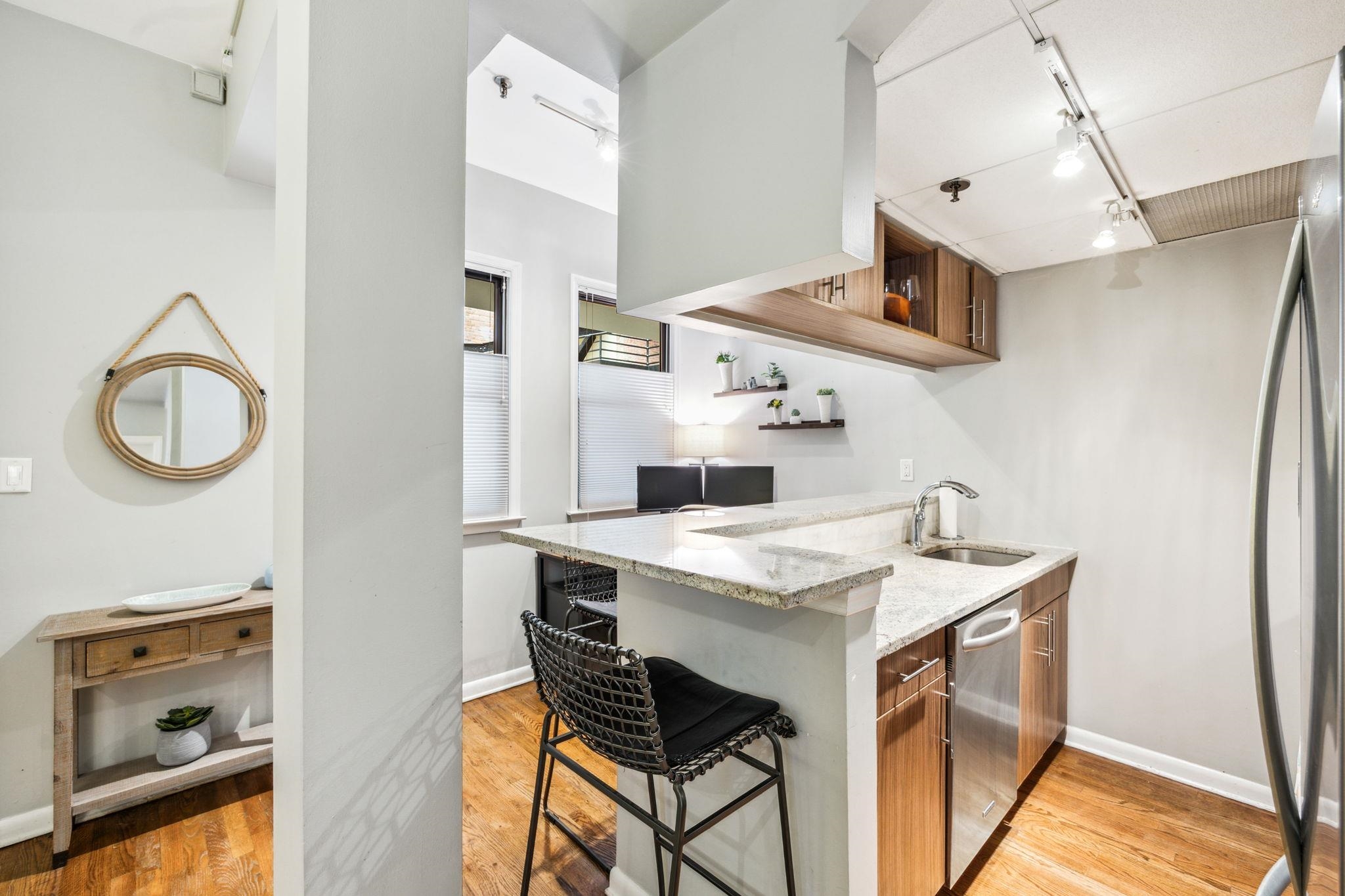 227 CHRISTOPHER COLUMBUS DR Unit: B-234