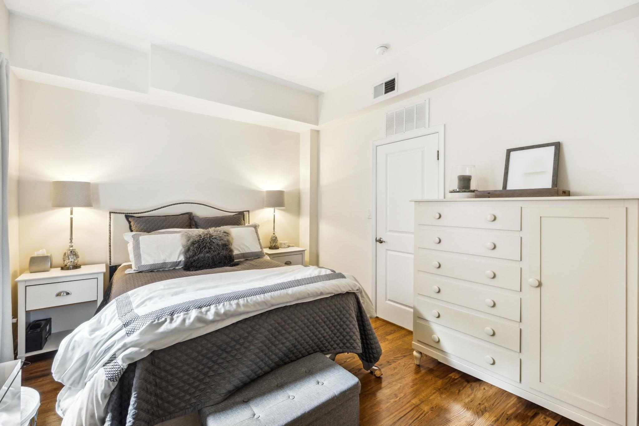 227 CHRISTOPHER COLUMBUS DR Unit: B-234