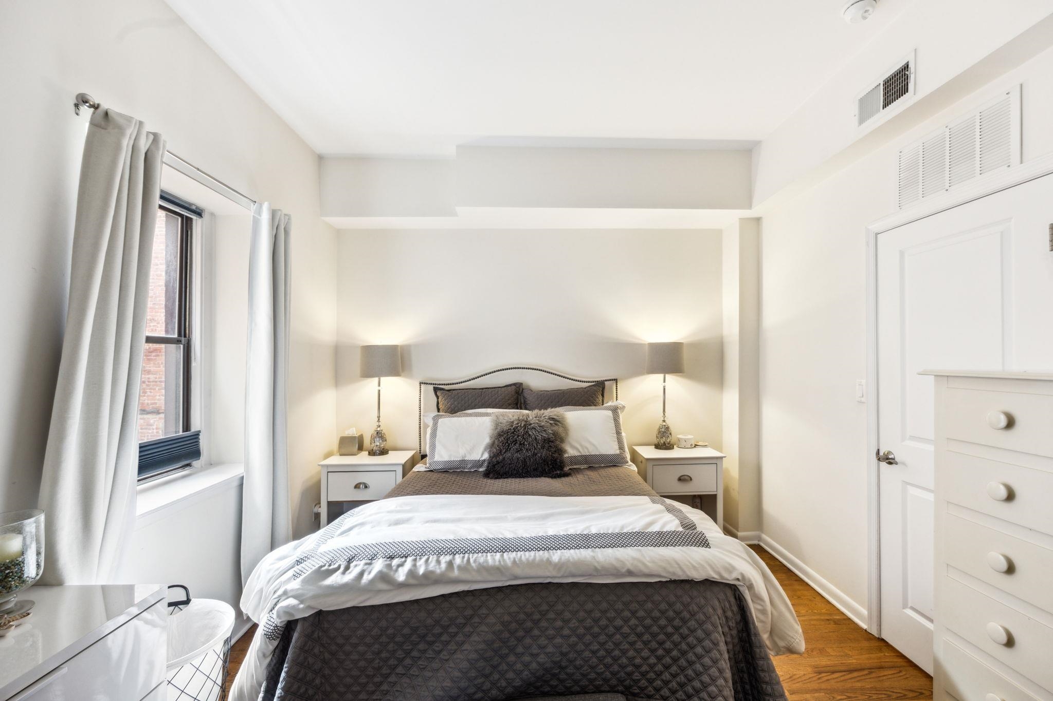 227 CHRISTOPHER COLUMBUS DR Unit: B-234