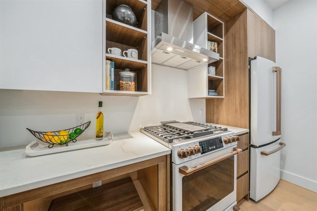 160 BRUNSWICK ST Unit: 405