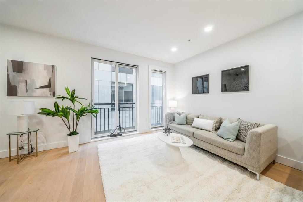 160 BRUNSWICK ST Unit: 405