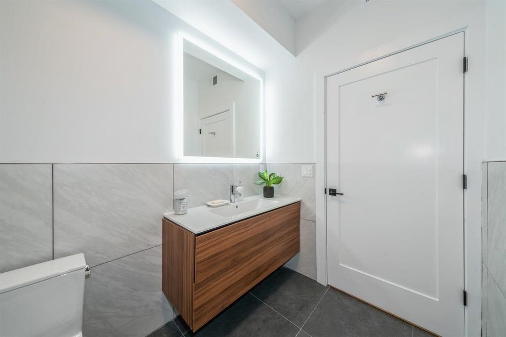 160 BRUNSWICK ST Unit: 405