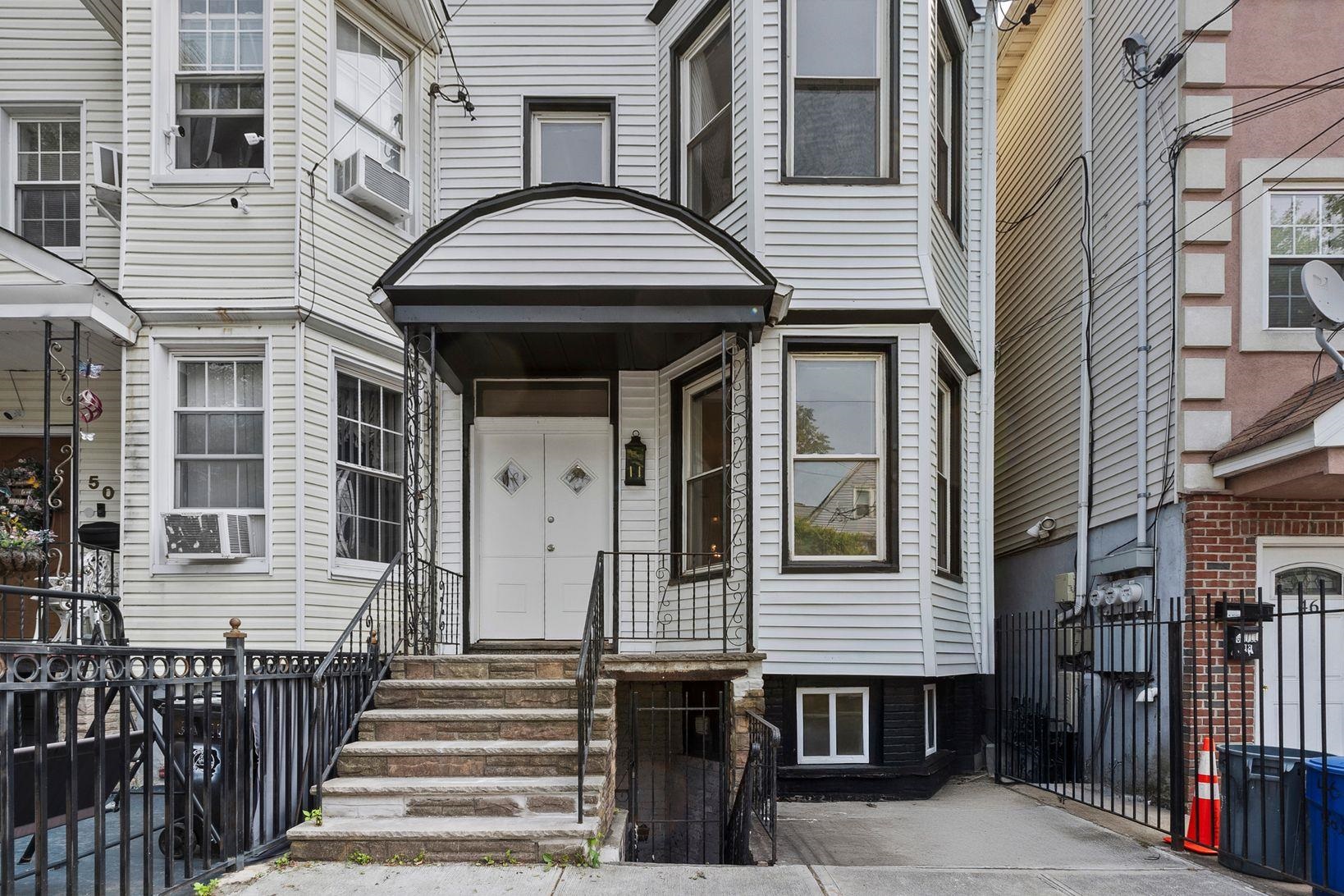 48 ARMSTRONG AVE