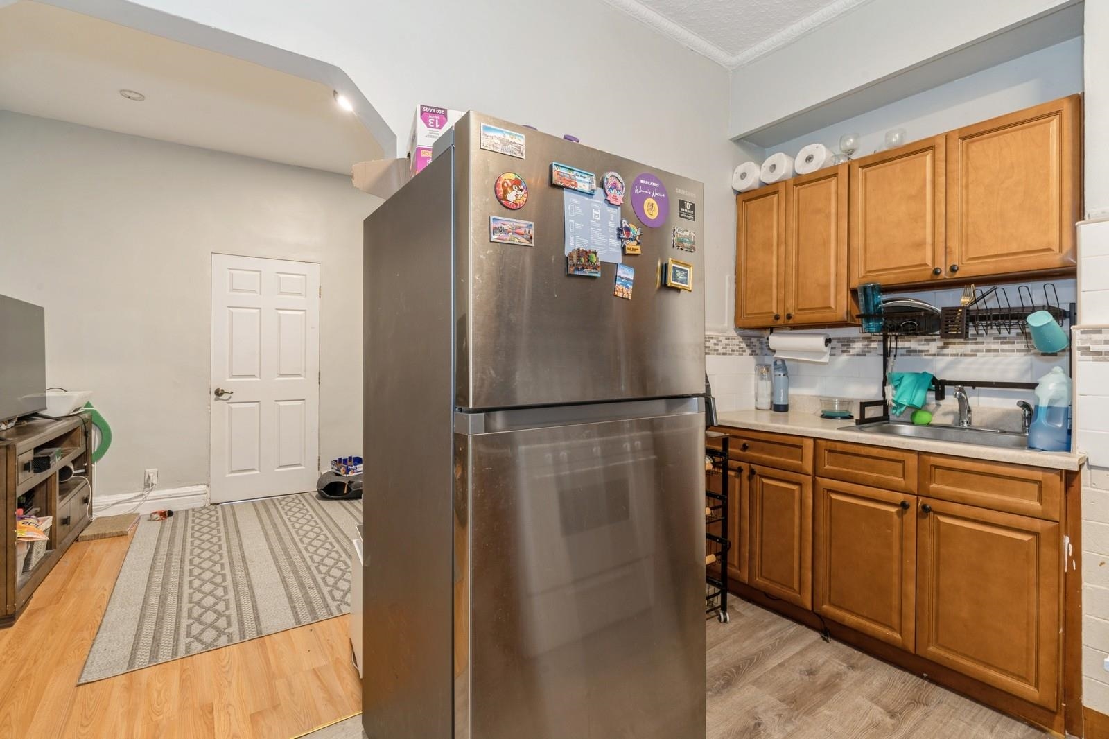 146 HOPKINS AVE