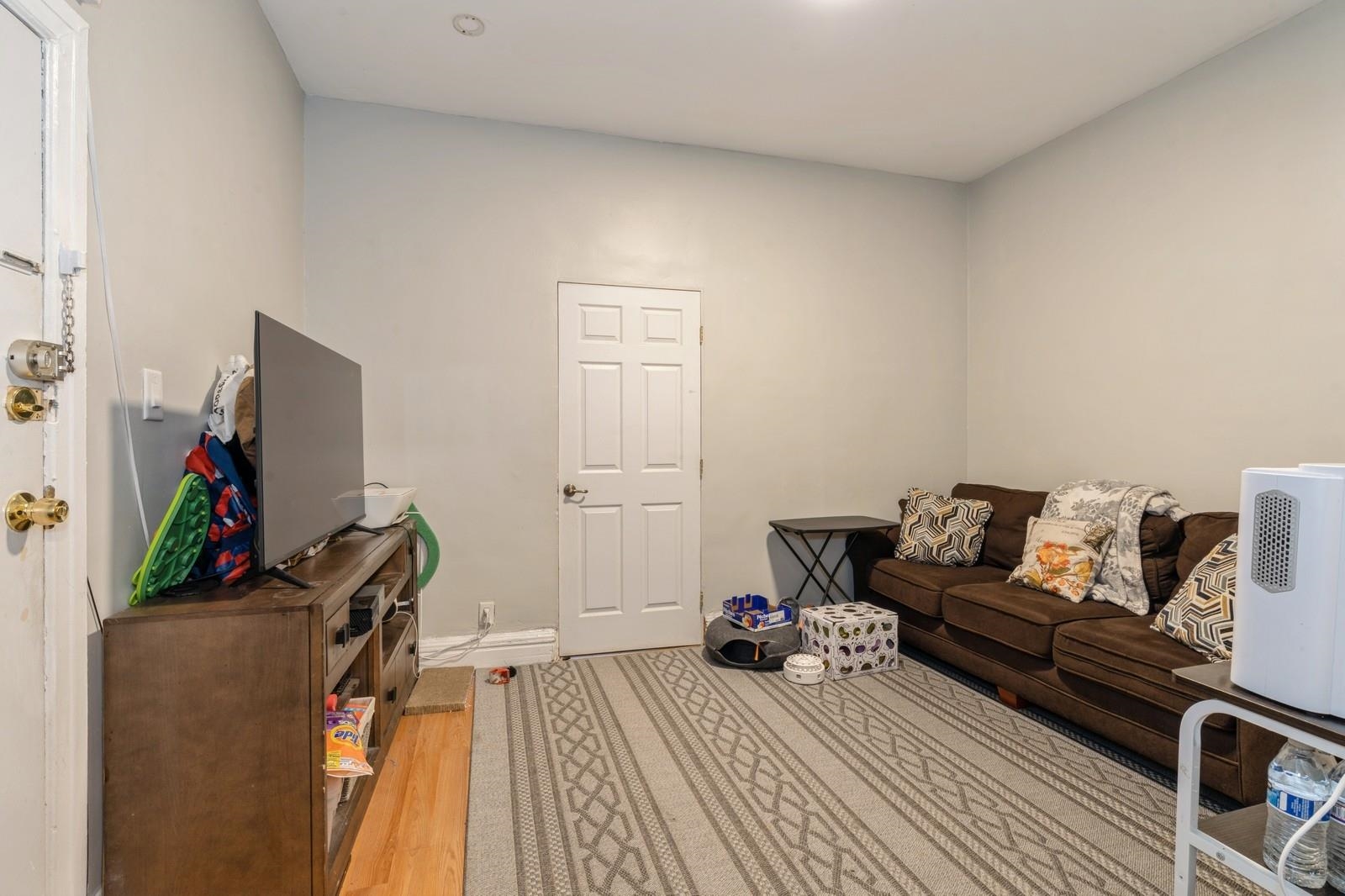 146 HOPKINS AVE