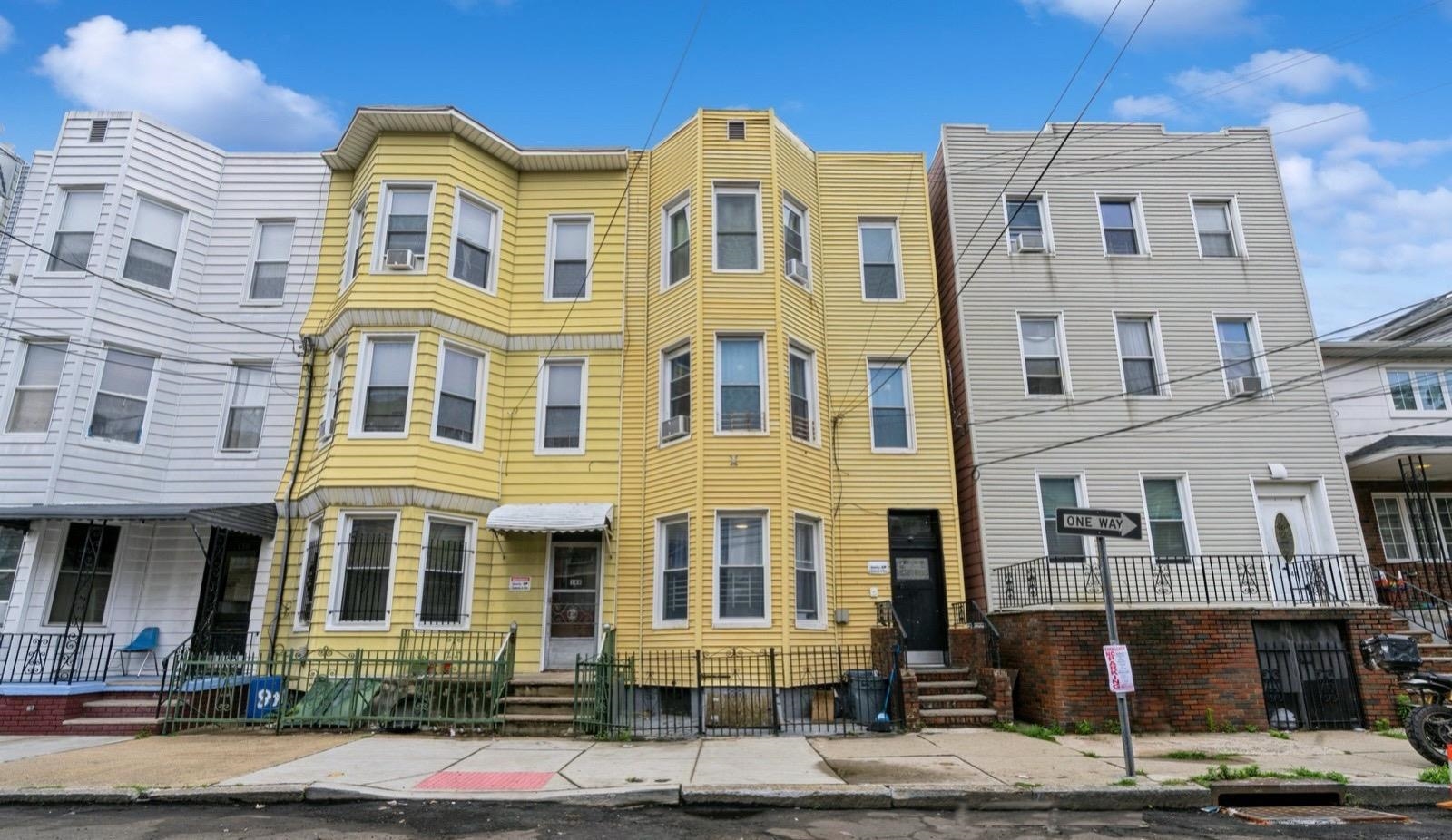 146 HOPKINS AVE