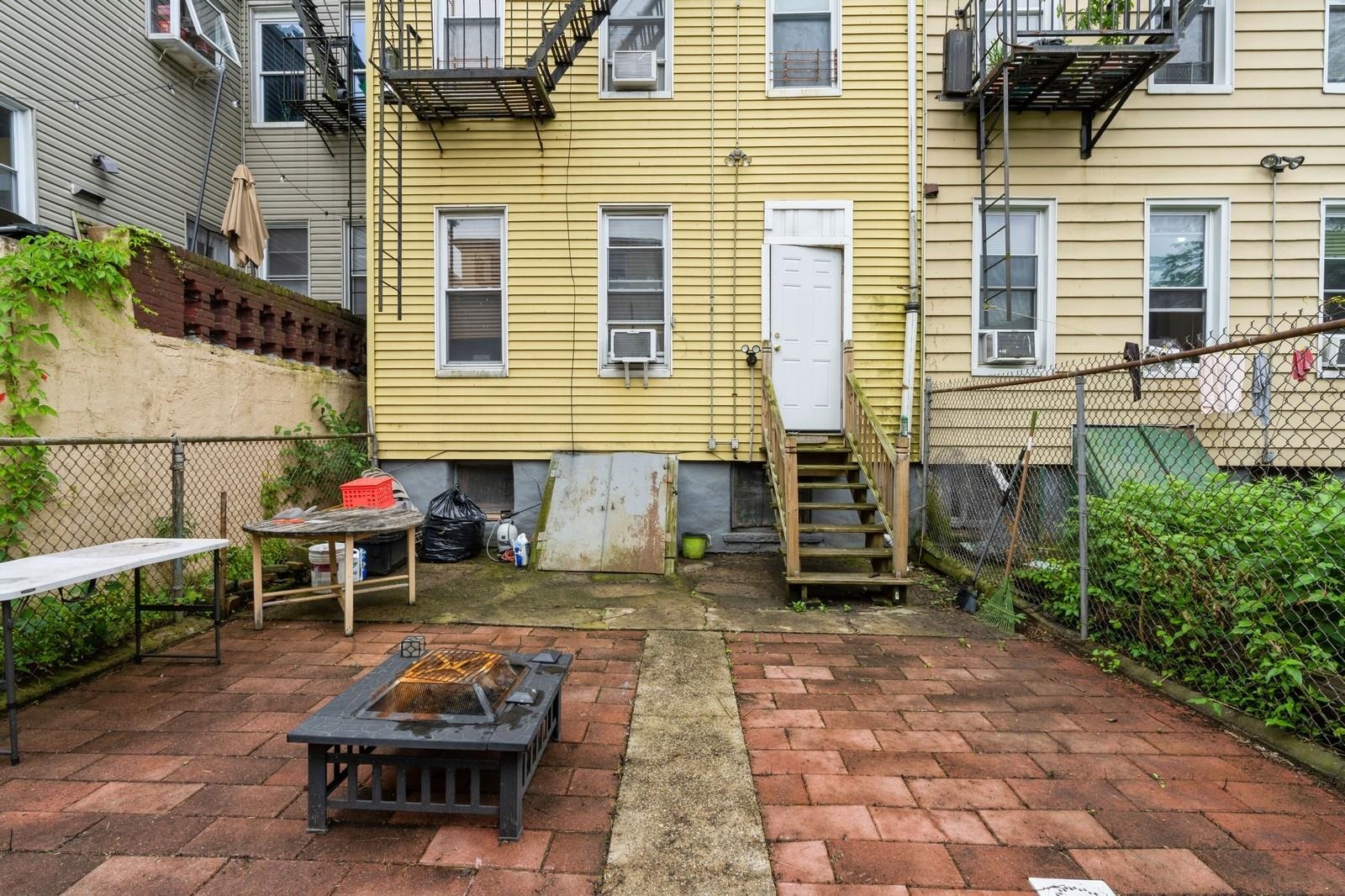 146 HOPKINS AVE