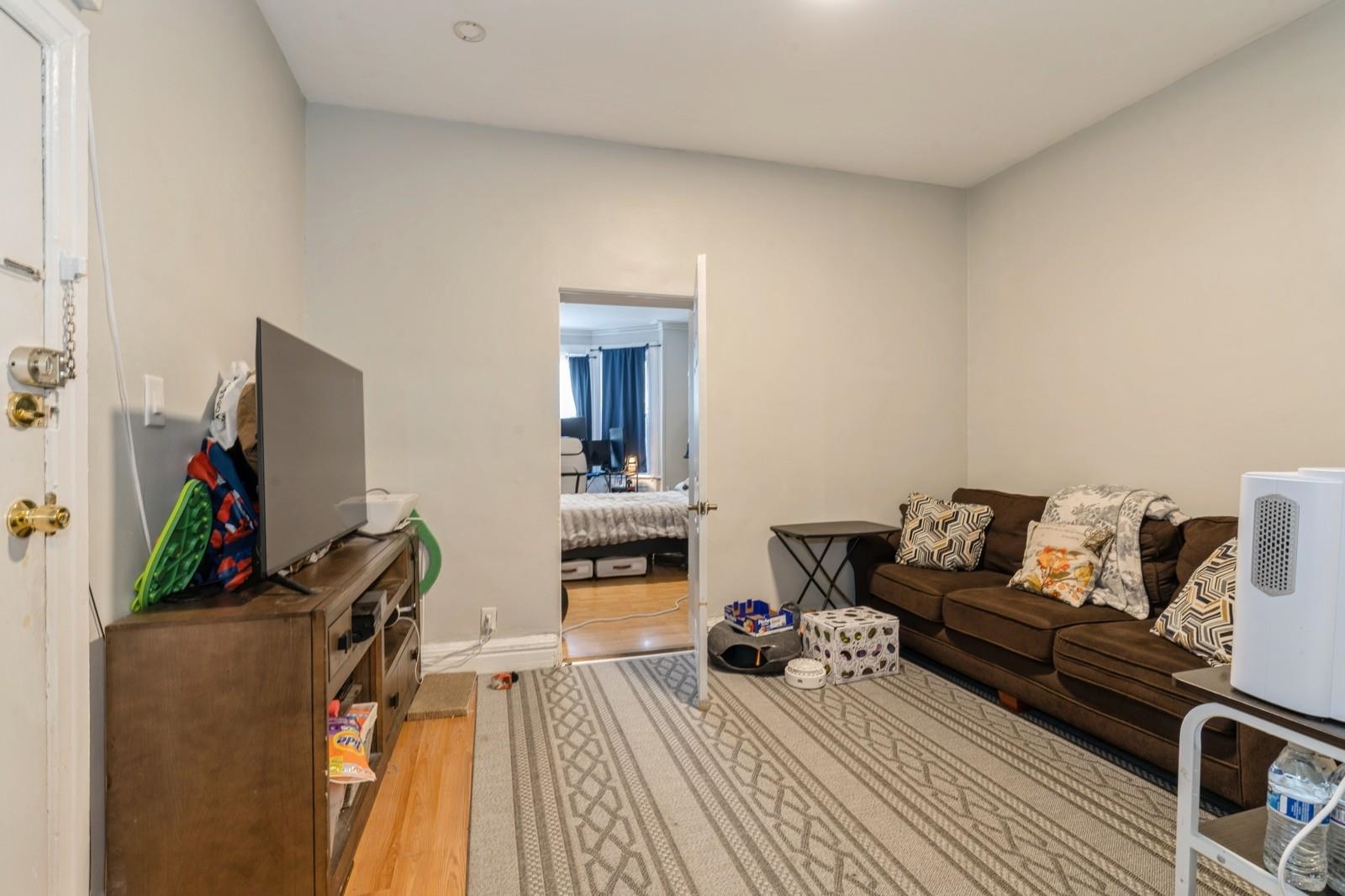 146 HOPKINS AVE