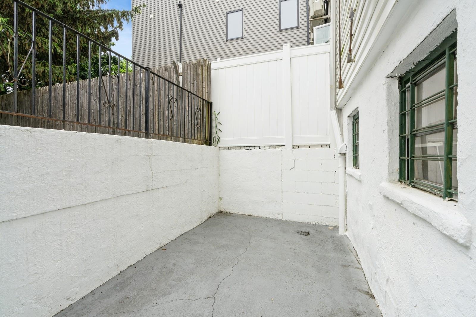 66.5 CHARLES ST