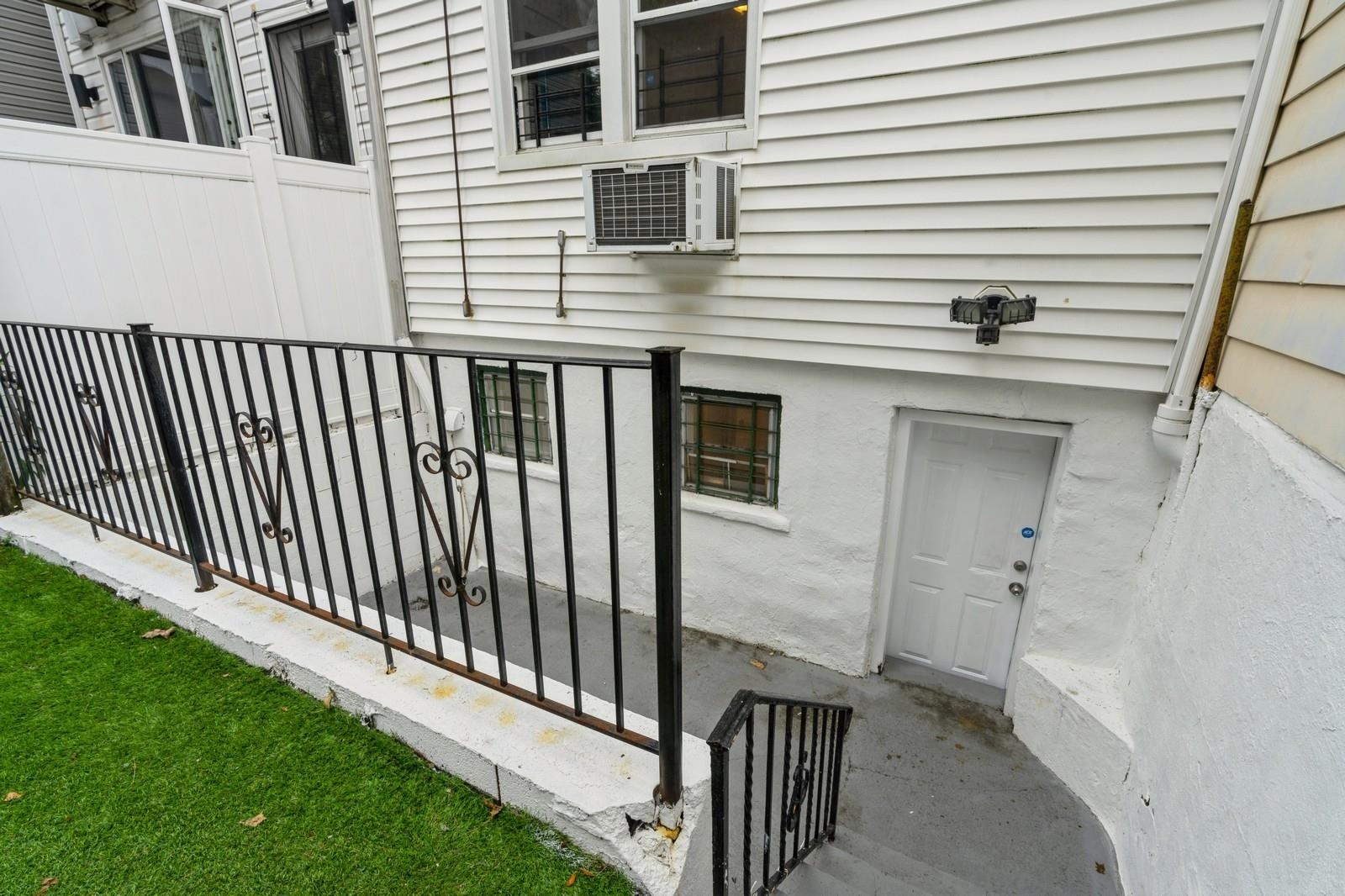 66.5 CHARLES ST