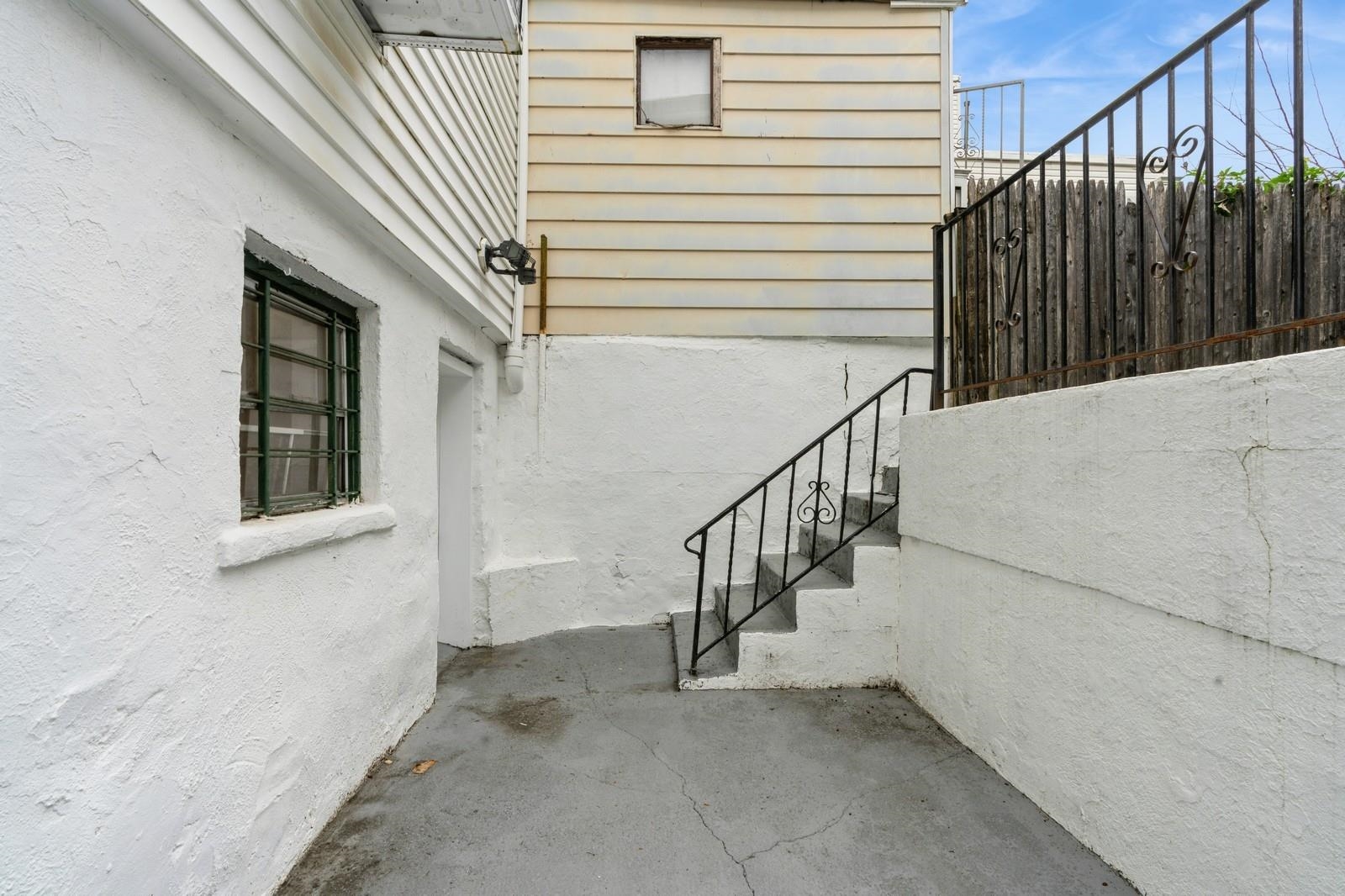 66.5 CHARLES ST