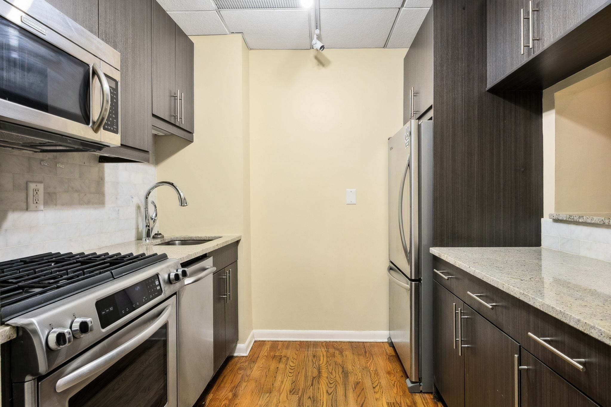 341 MONMOUTH ST Unit: 104d