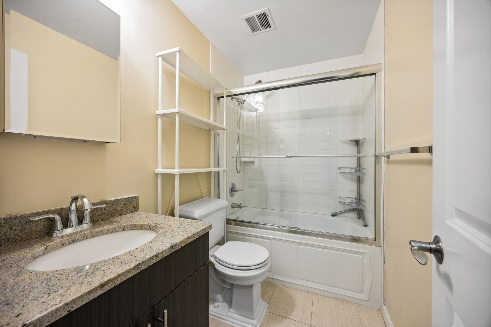 341 MONMOUTH ST Unit: 104d