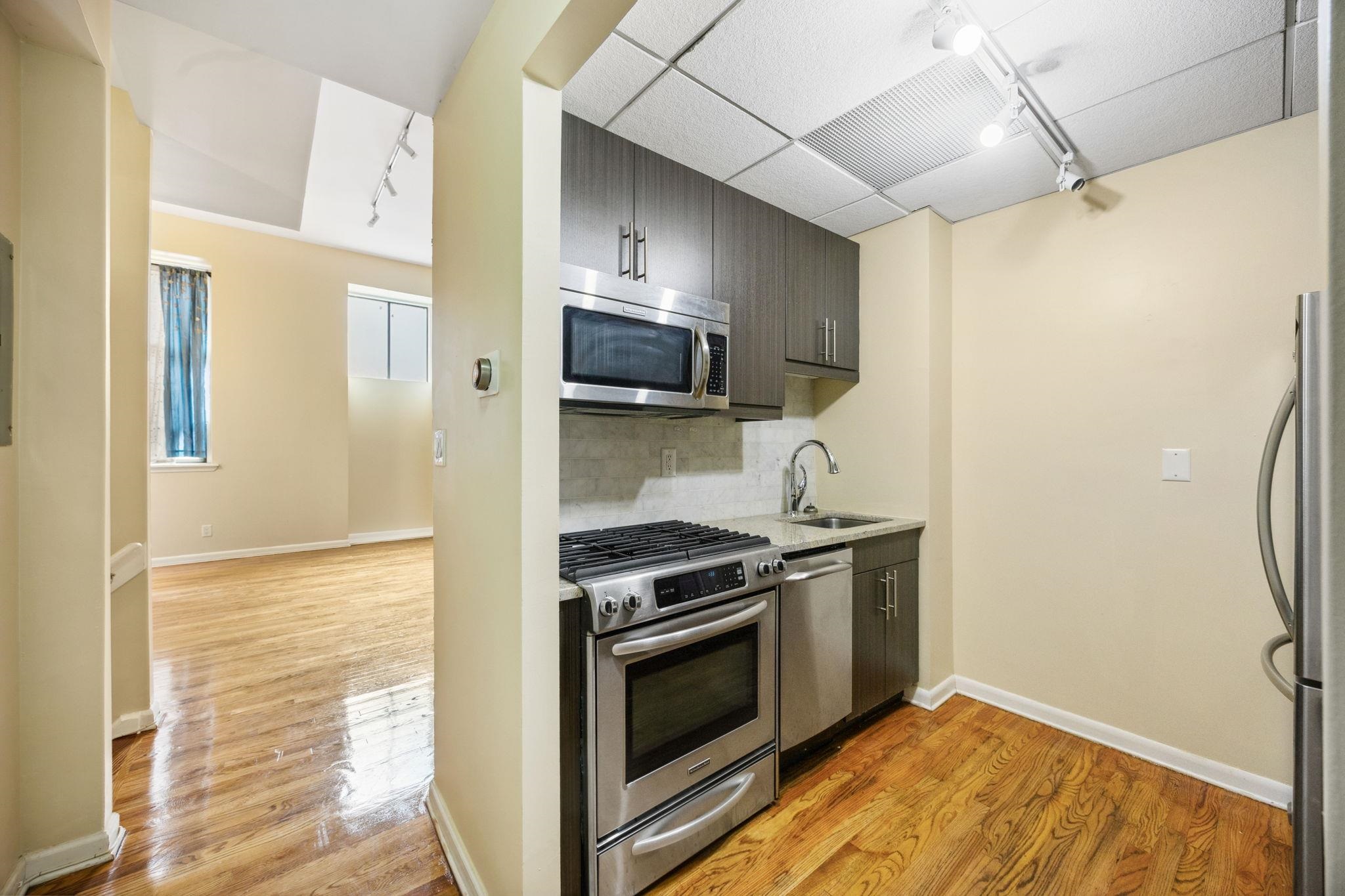 341 MONMOUTH ST Unit: 104d