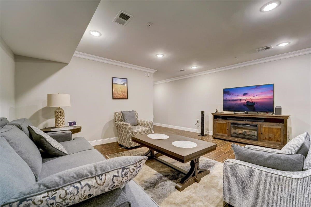 2765 KENNEDY BLVD Unit: 1