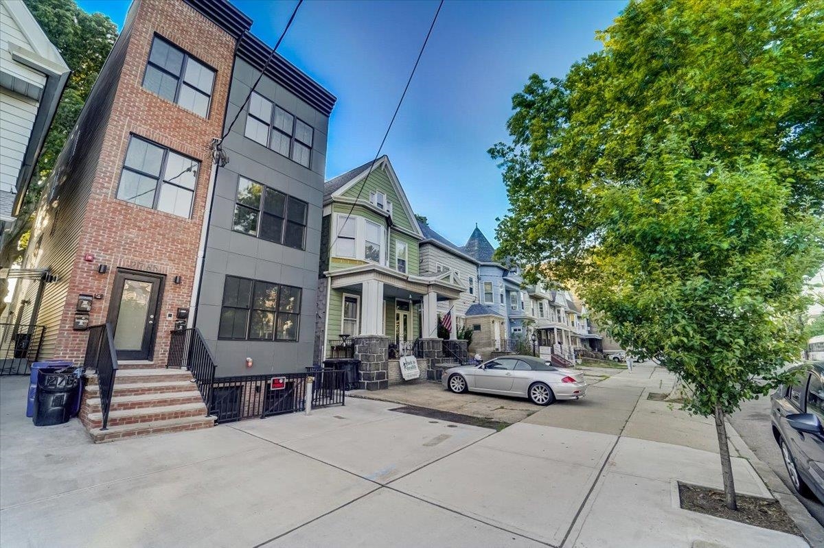 2765 KENNEDY BLVD Unit: 1