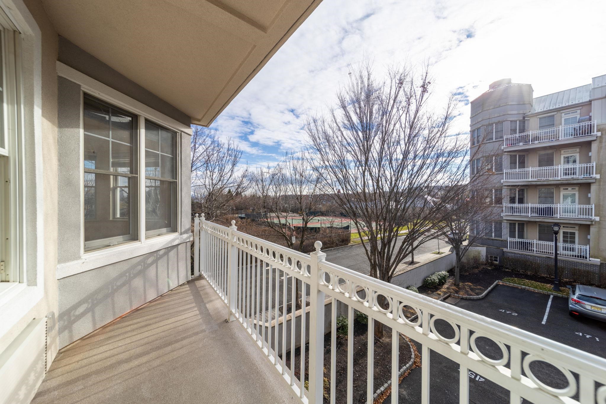 15 ENTERPRISE CT Unit: 203