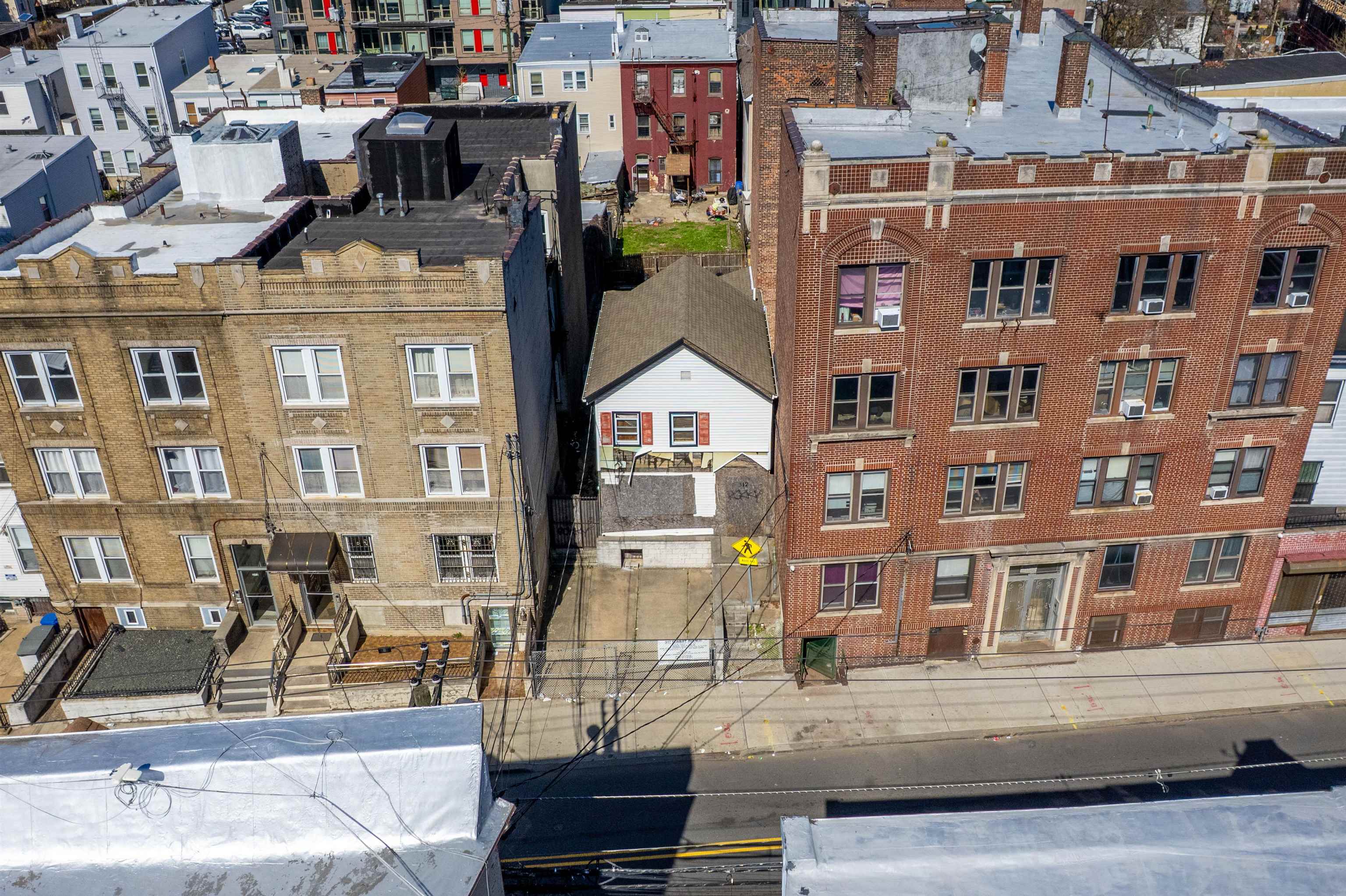 317 SUMMIT AVE