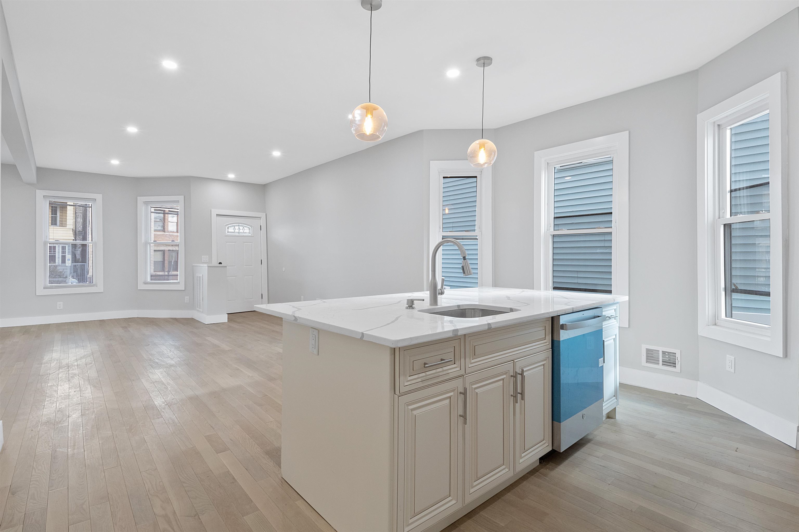 95 CLAREMONT AVE