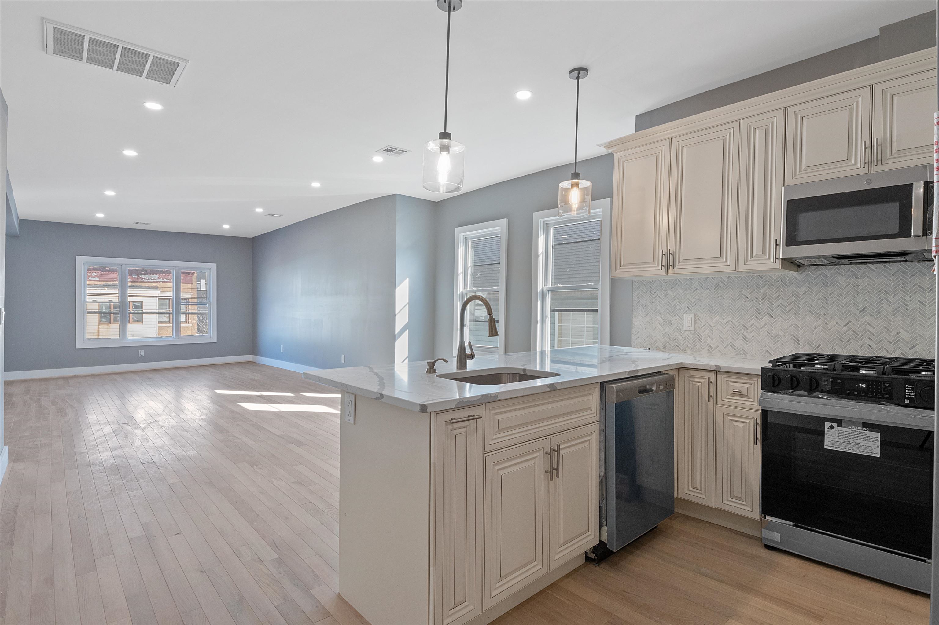 95 CLAREMONT AVE