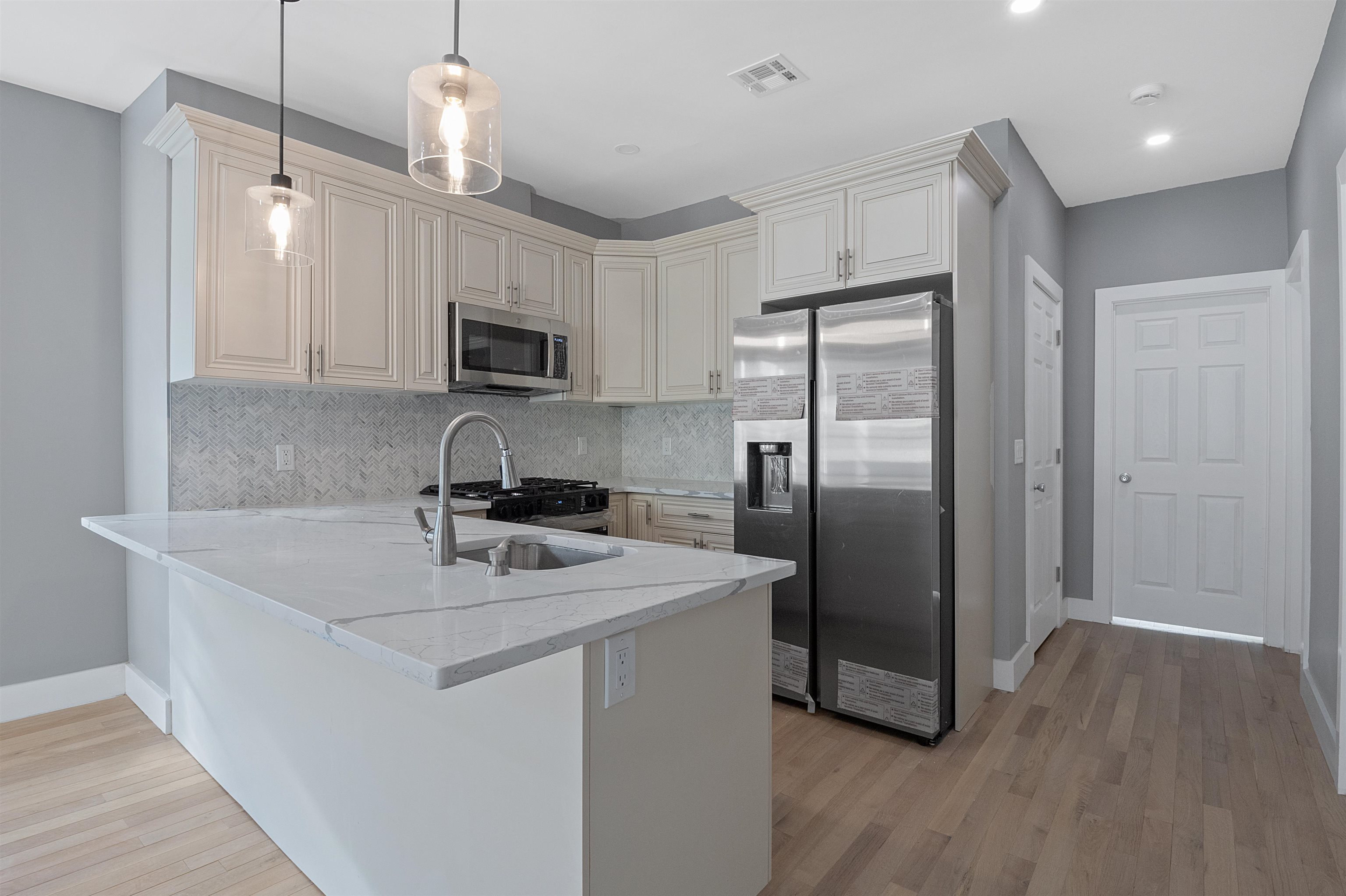 95 CLAREMONT AVE