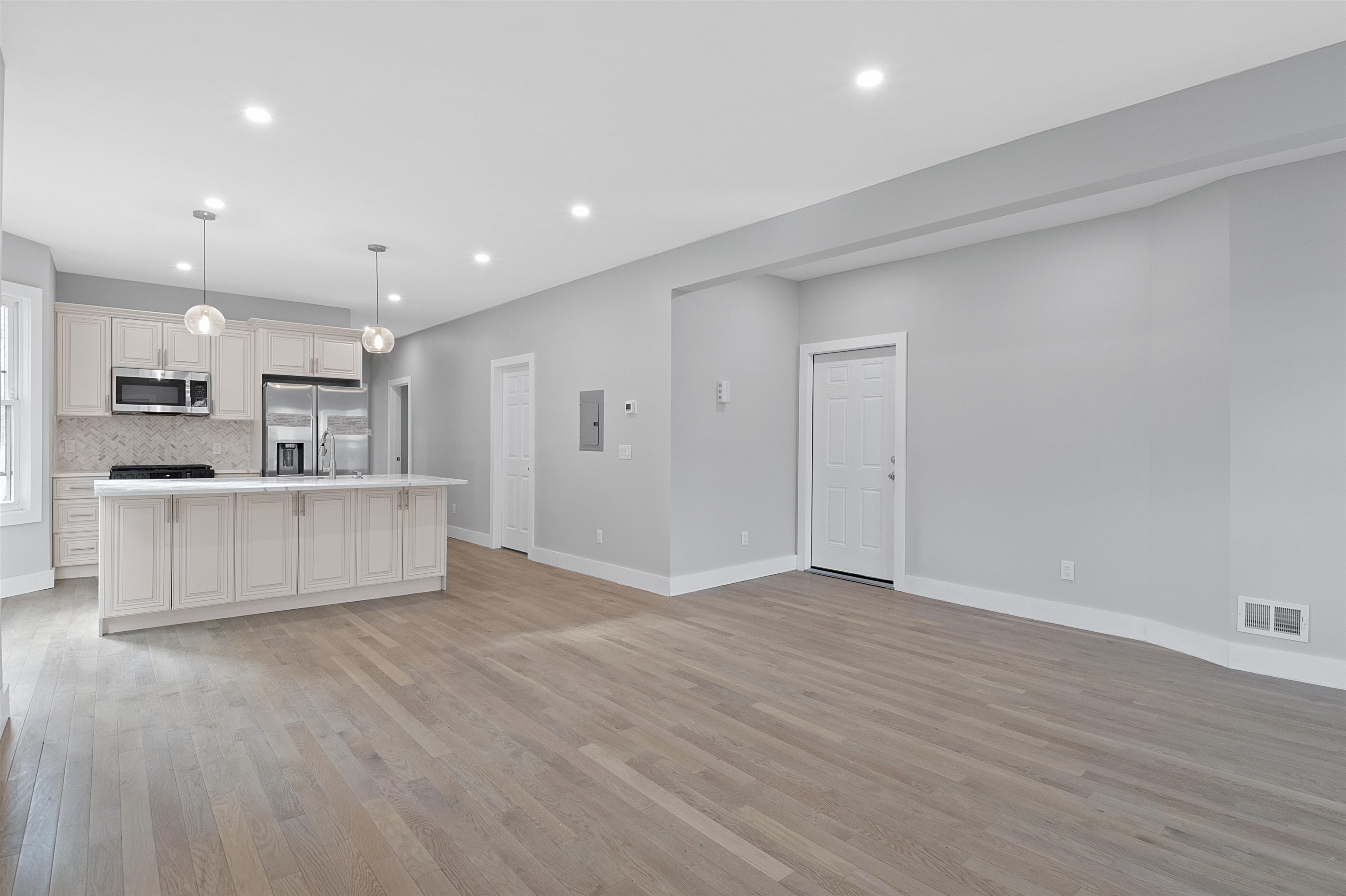 95 CLAREMONT AVE