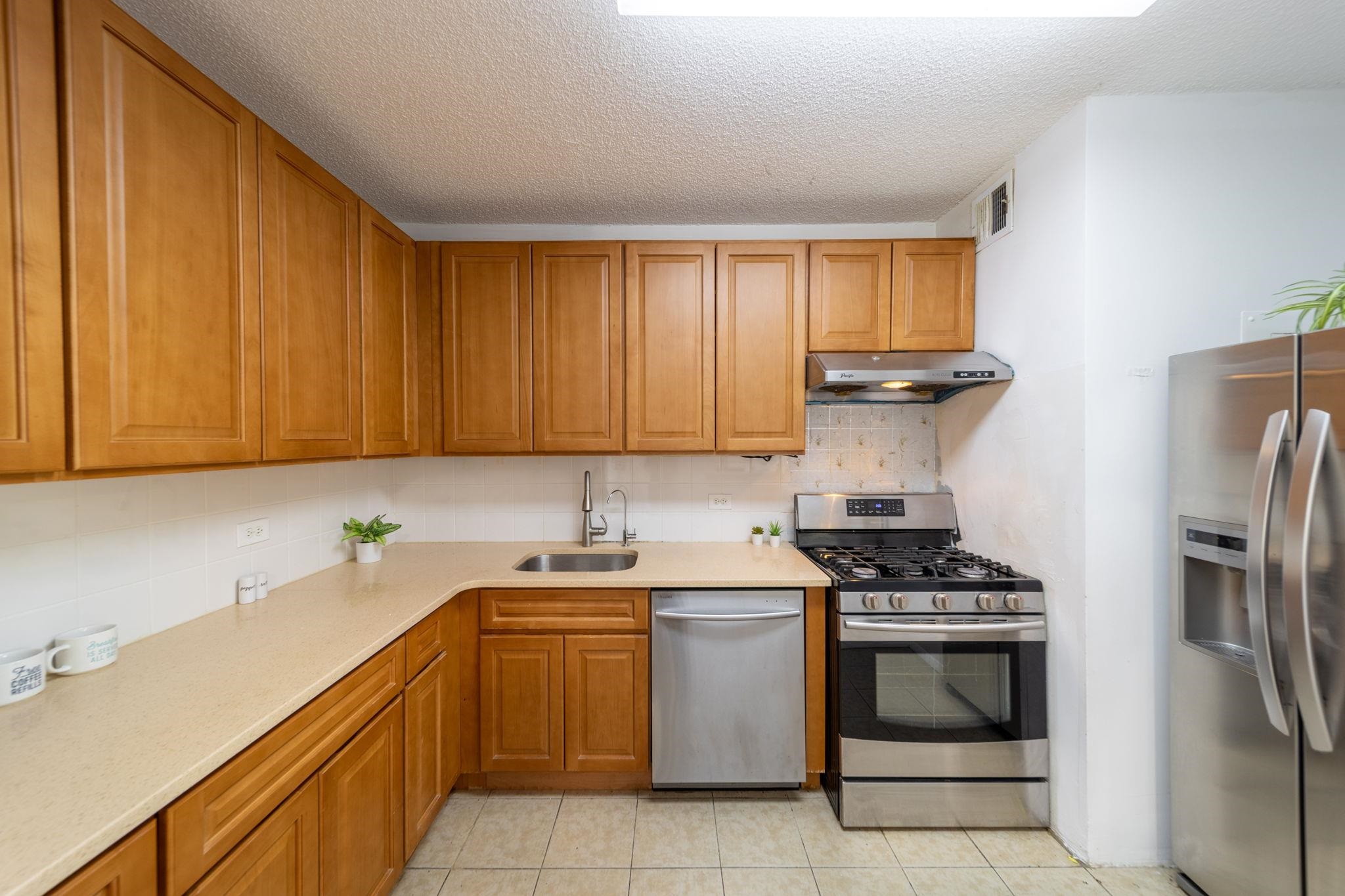 45 RIVER DR SOUTH Unit: 2002