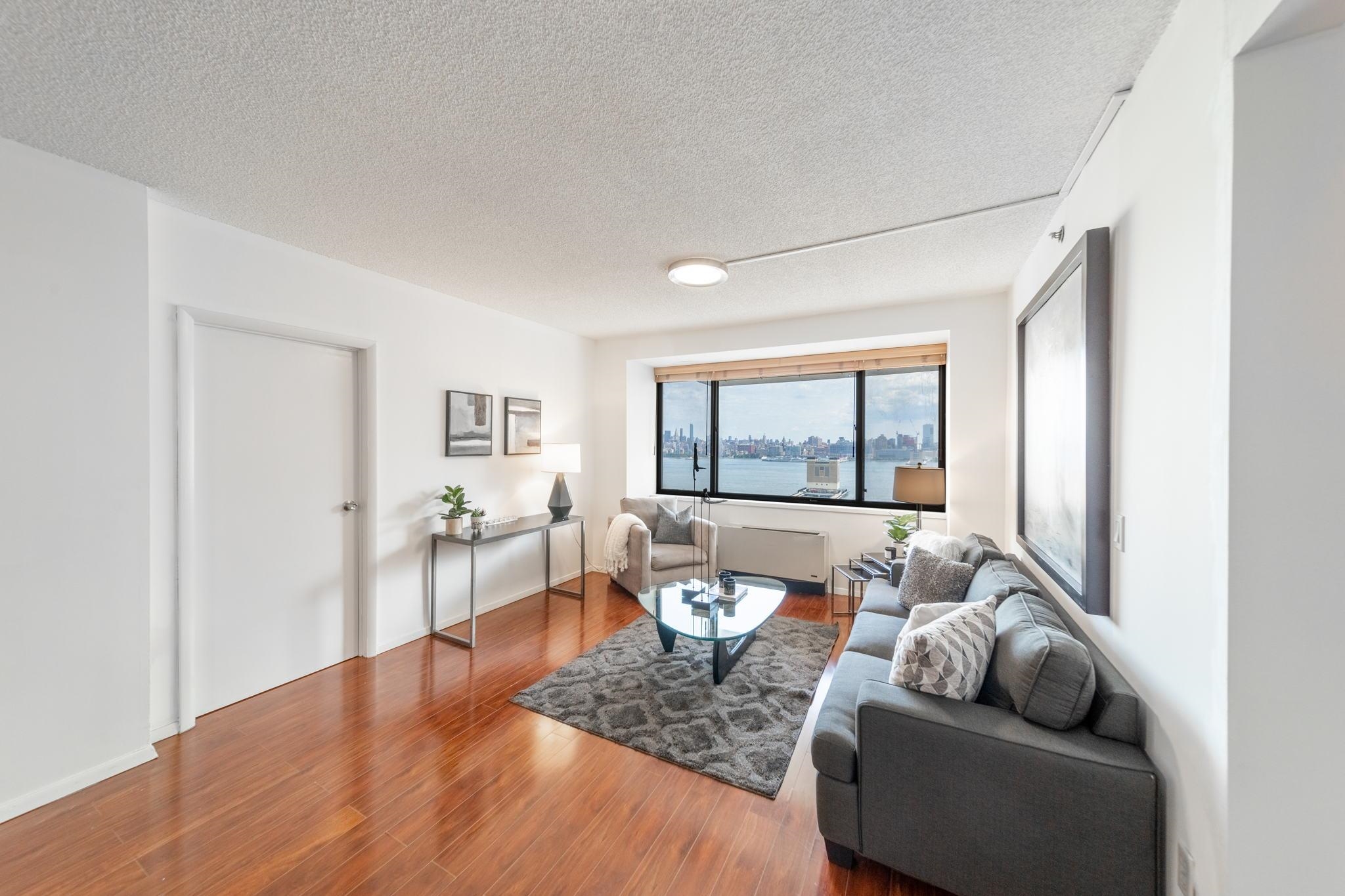 45 RIVER DR SOUTH Unit: 2002