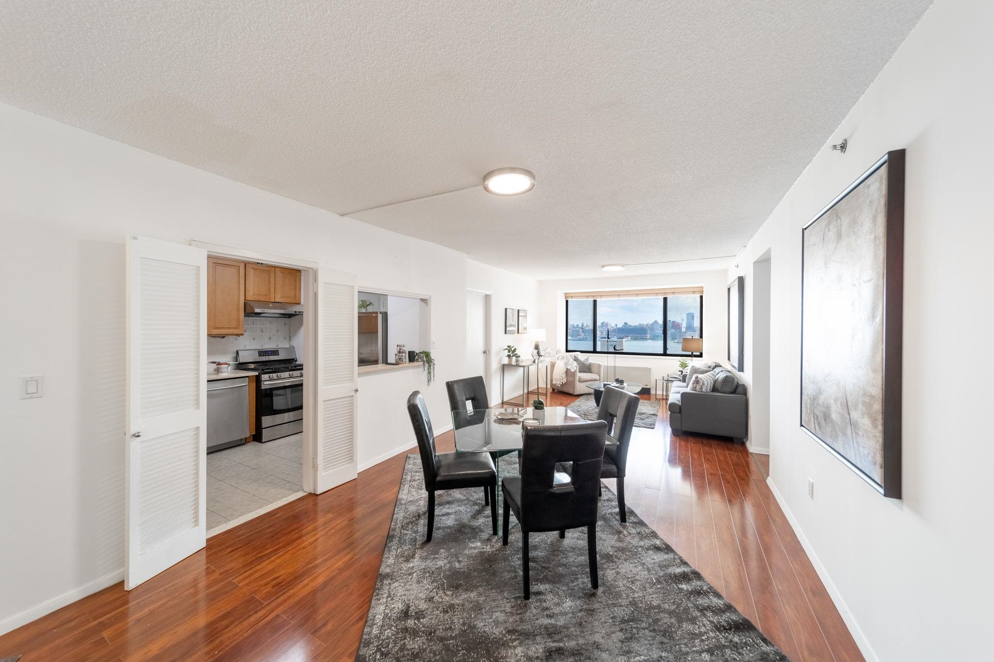 45 RIVER DR SOUTH Unit: 2002