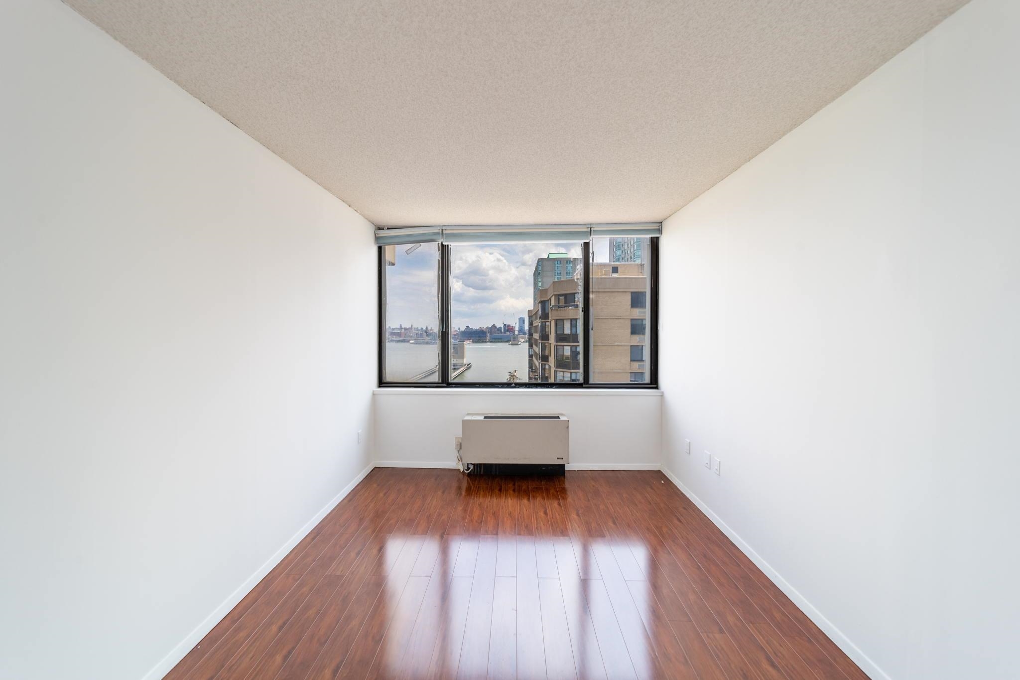 45 RIVER DR SOUTH Unit: 2002