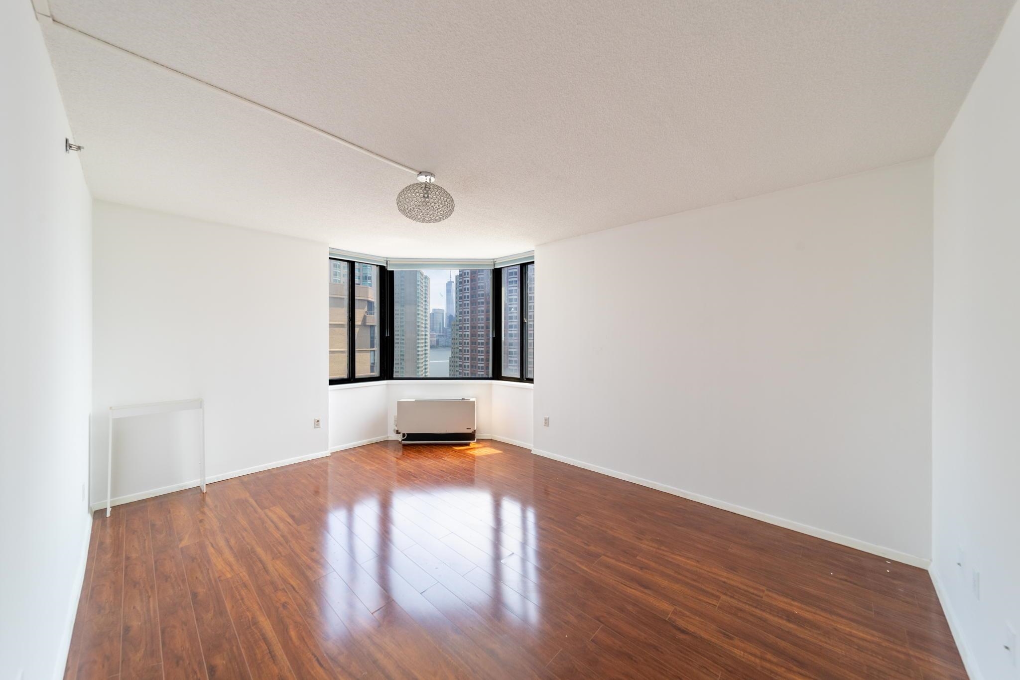 45 RIVER DR SOUTH Unit: 2002