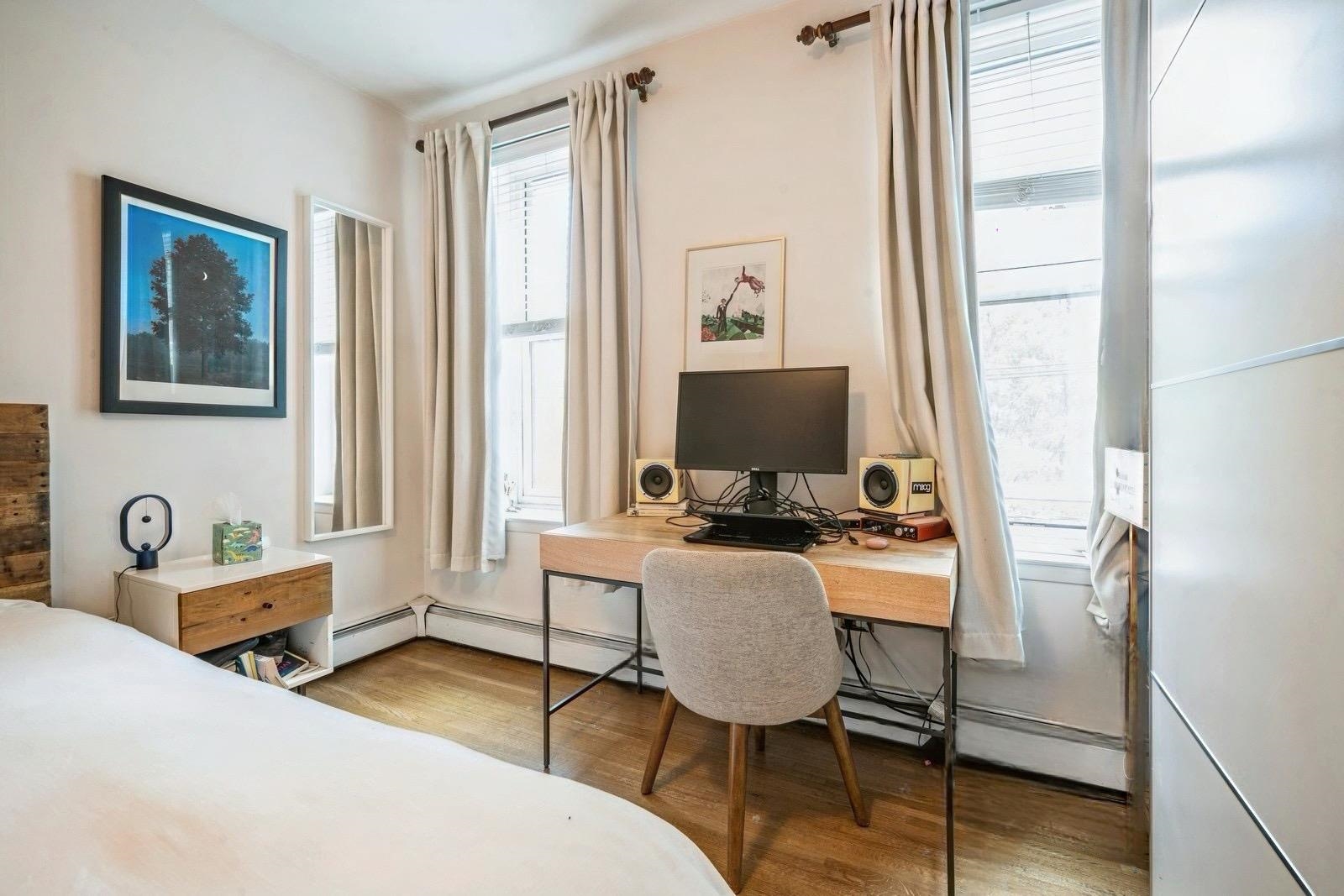 554 OBSERVER HIGHWAY Unit: 3R