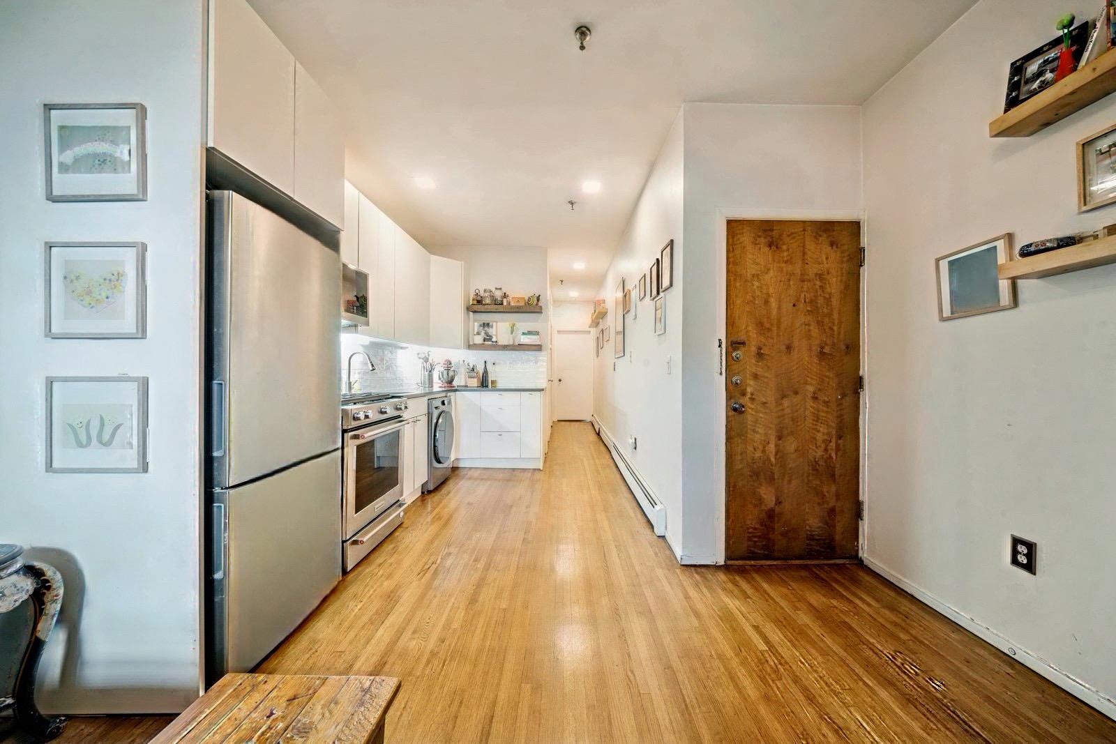 554 OBSERVER HIGHWAY Unit: 3R