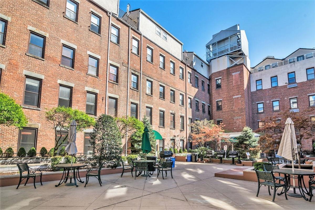 186 WAYNE ST Unit: D-423