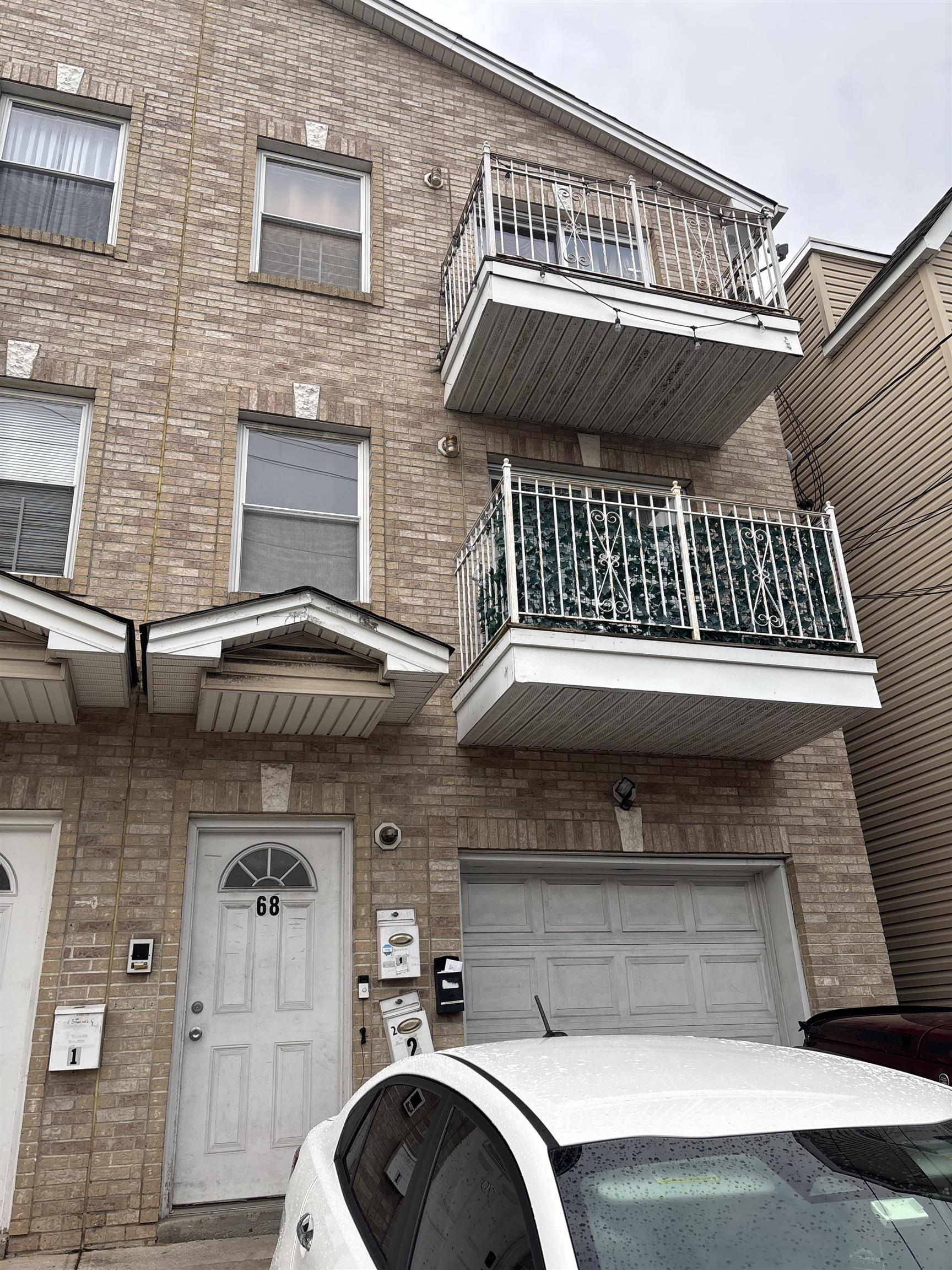 68 PAMRAPO AVE Unit: 2