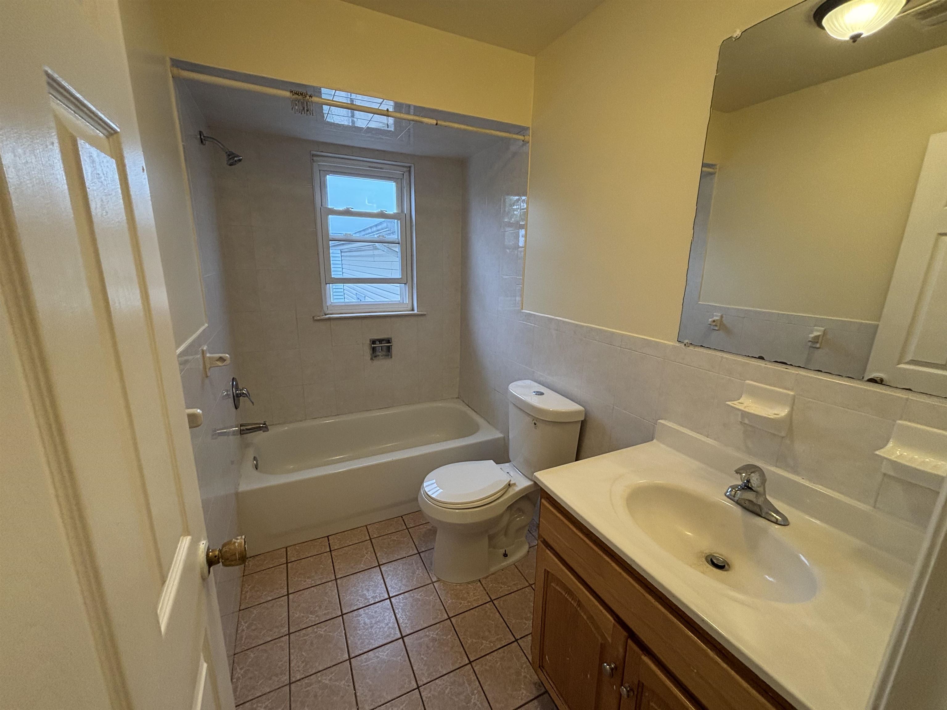 68 PAMRAPO AVE Unit: 2
