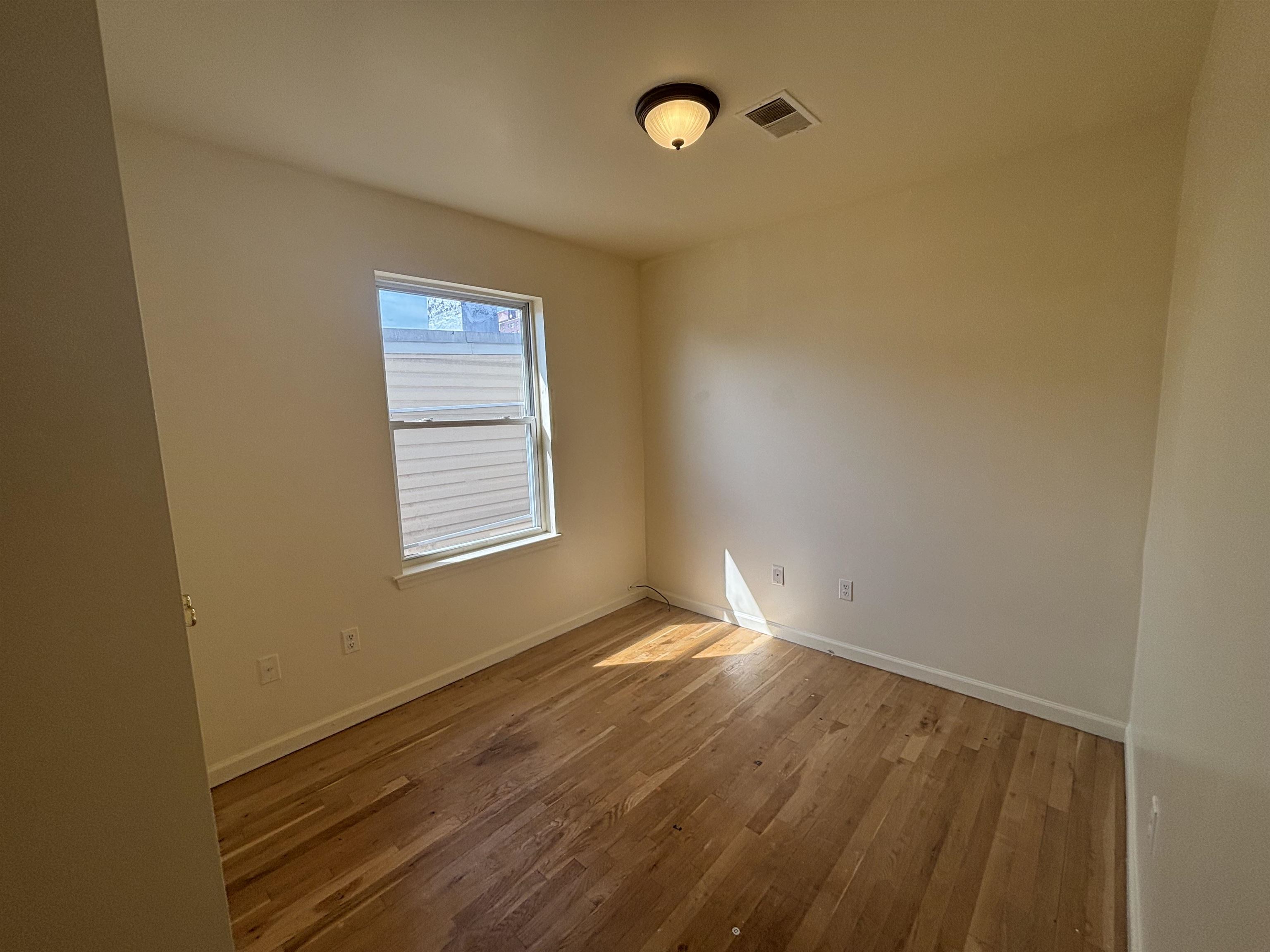 68 PAMRAPO AVE Unit: 2