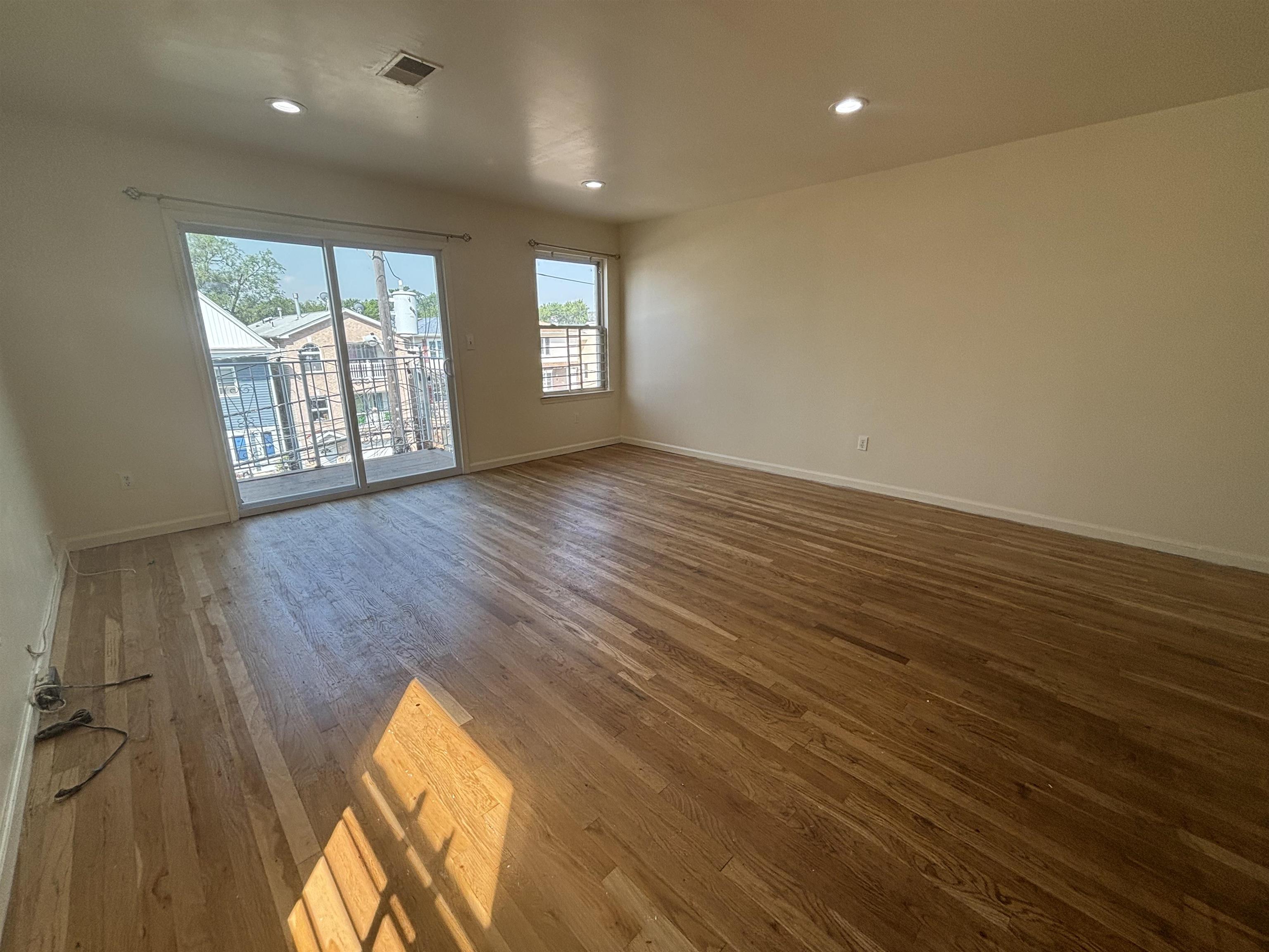 68 PAMRAPO AVE Unit: 2