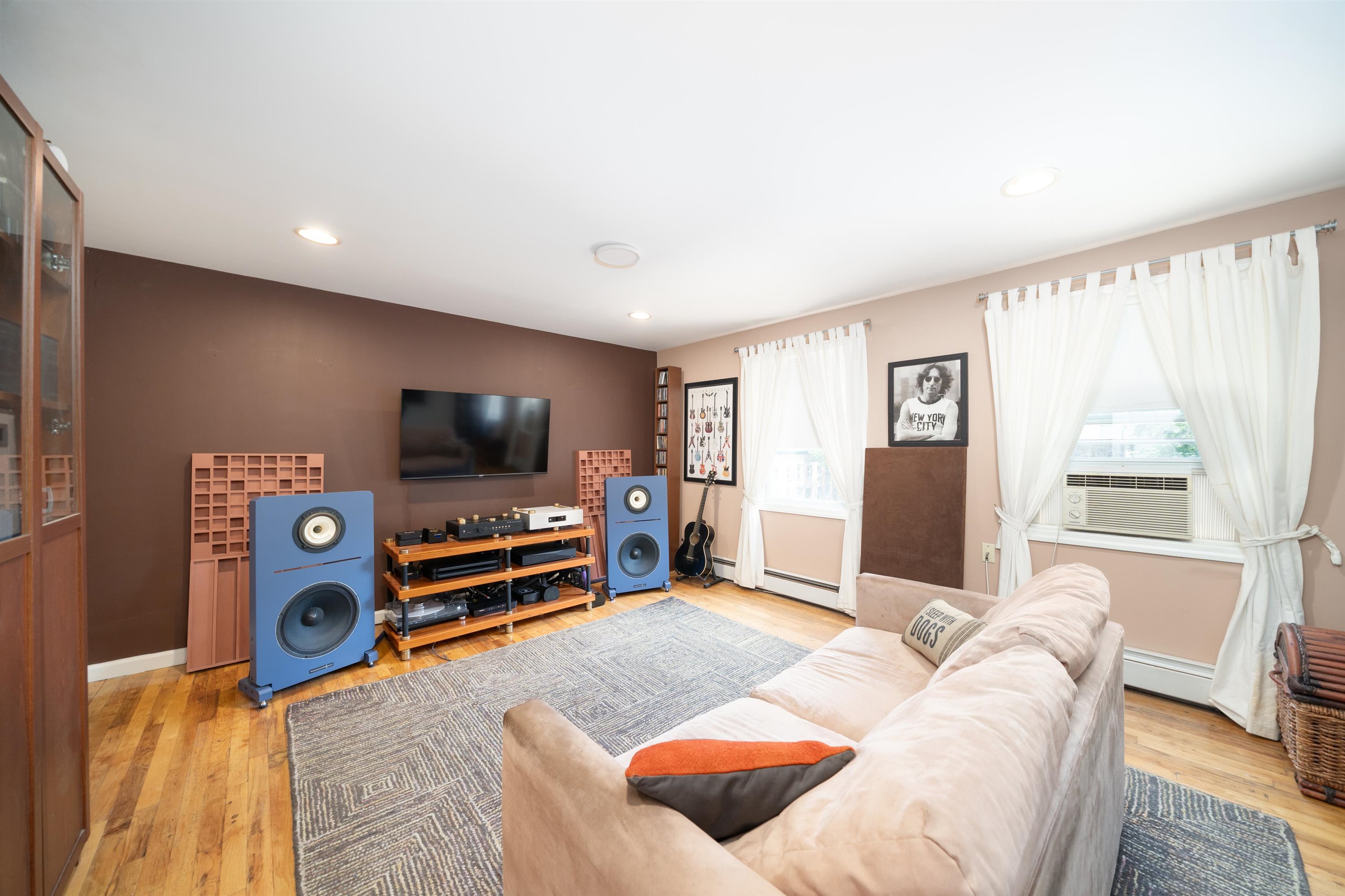 288 BARROW ST Unit: 2