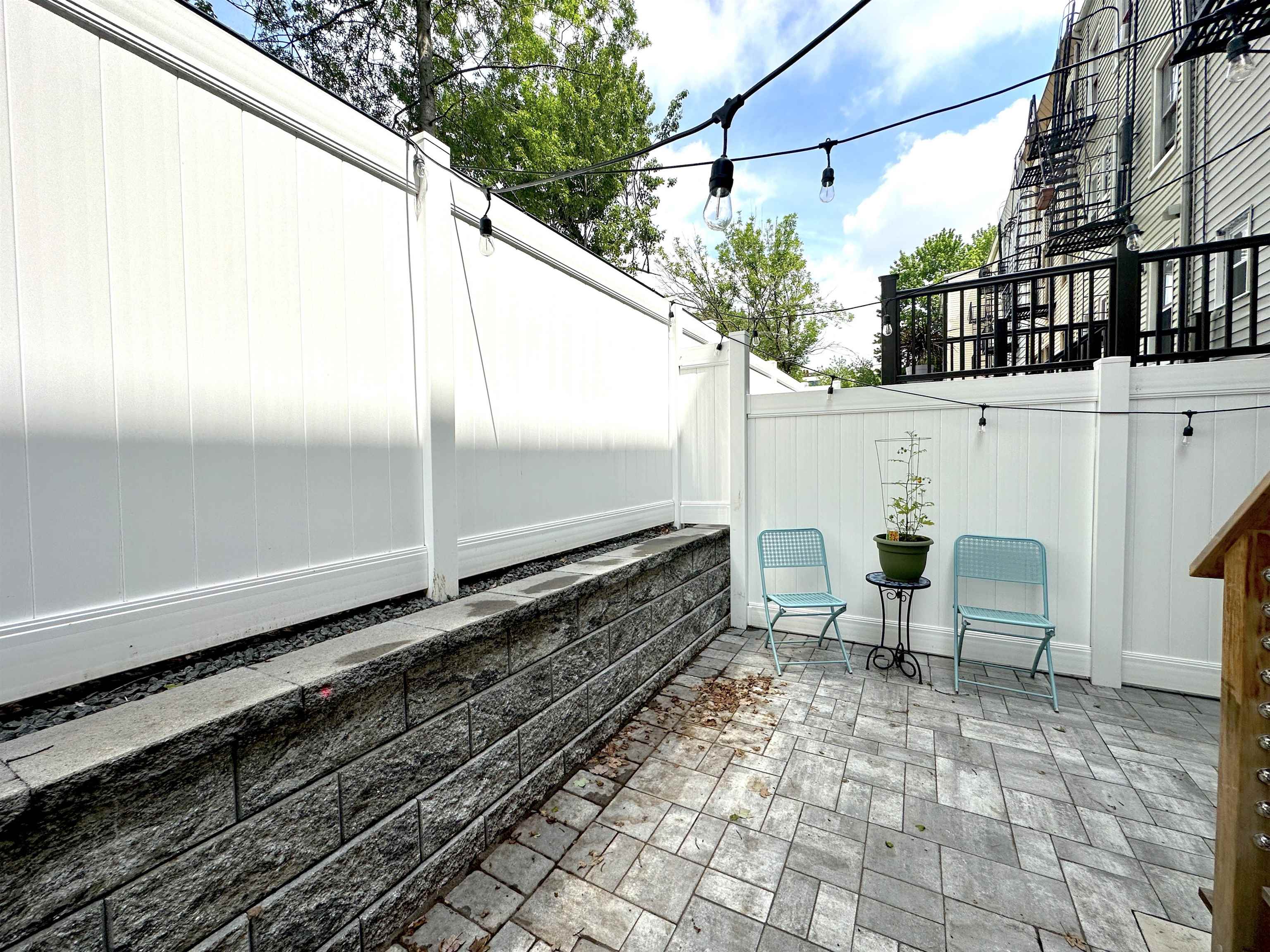 221 BRUNSWICK ST Unit: 2