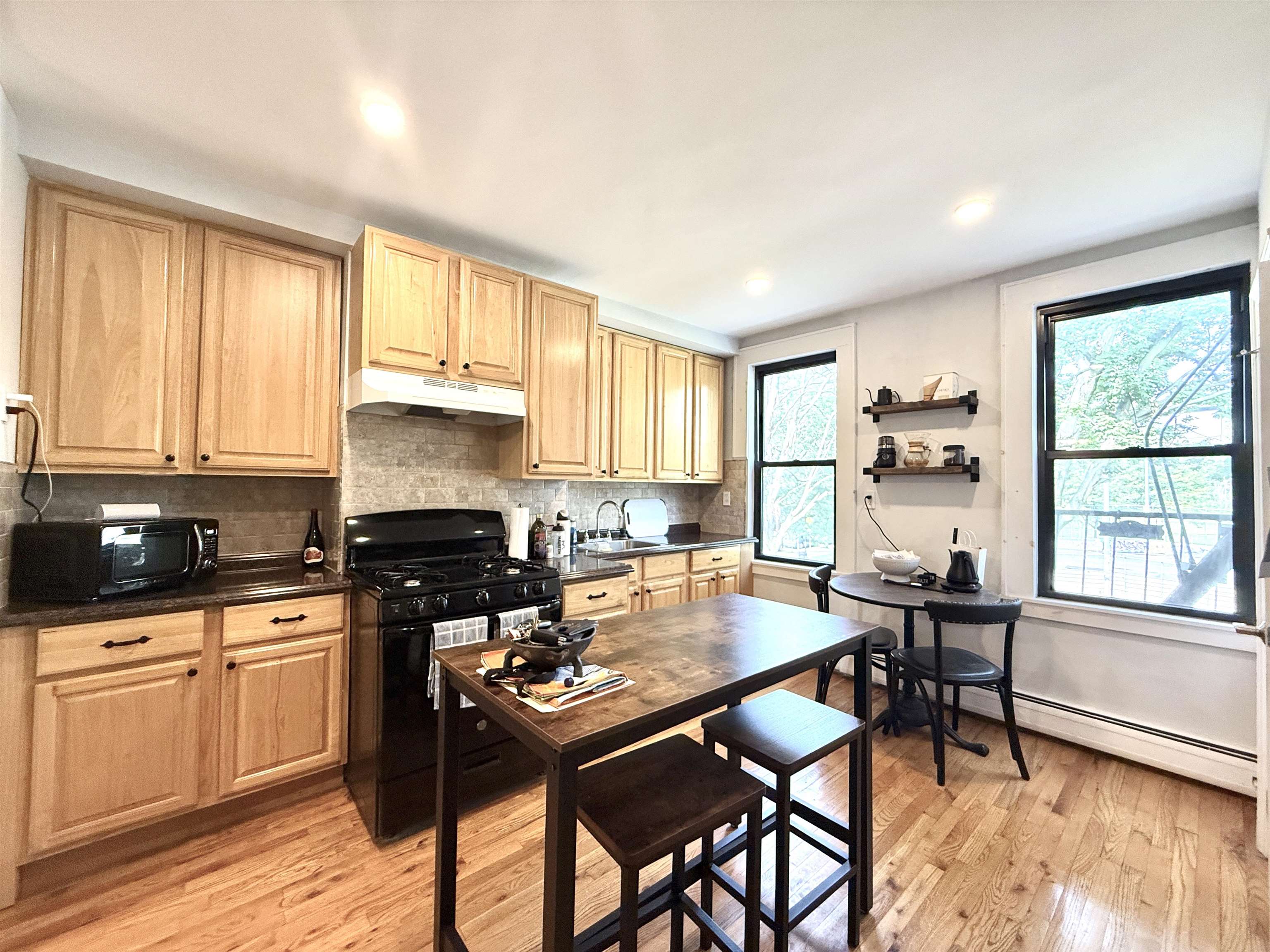 221 BRUNSWICK ST Unit: 2