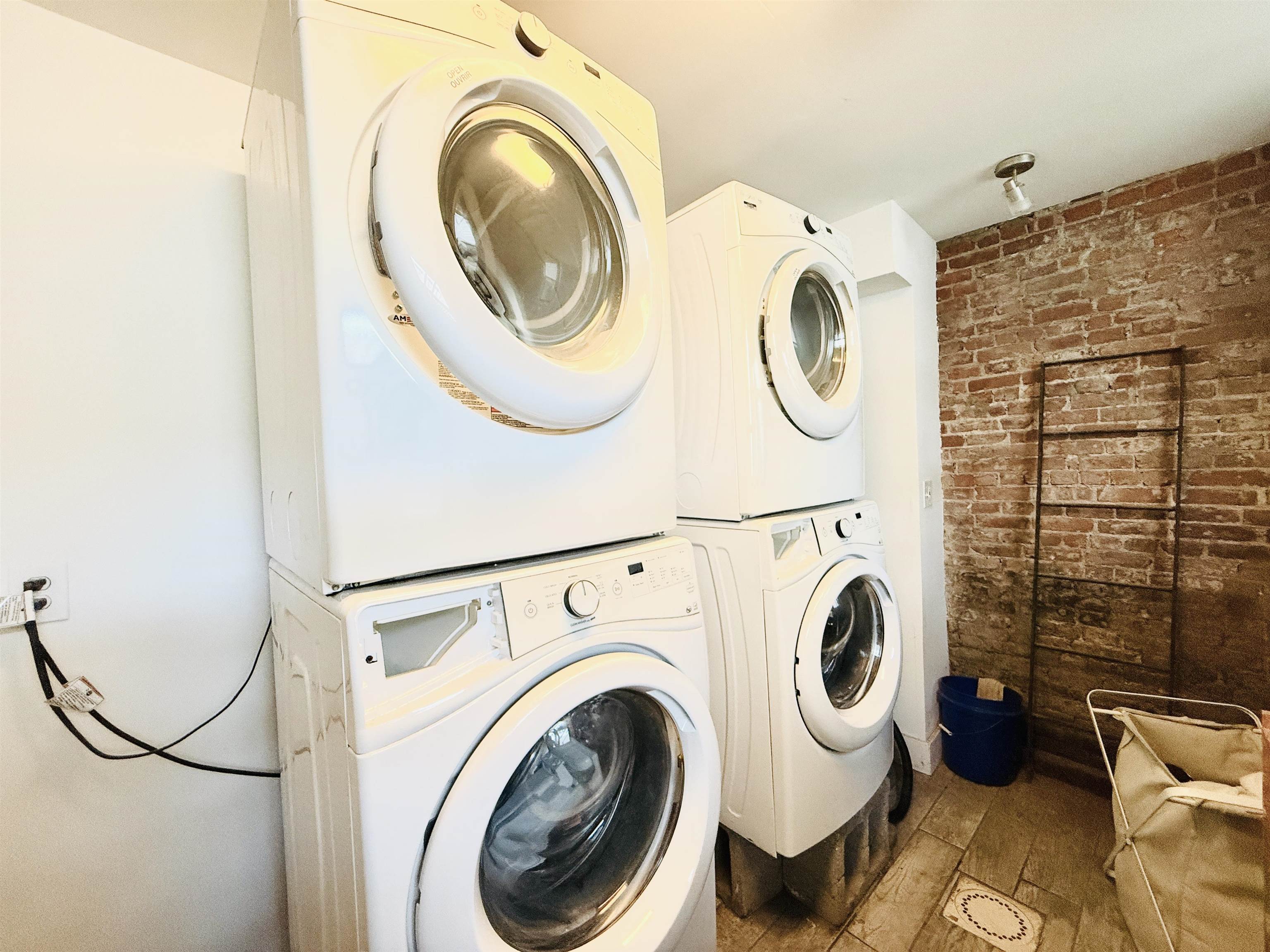 221 BRUNSWICK ST Unit: 2