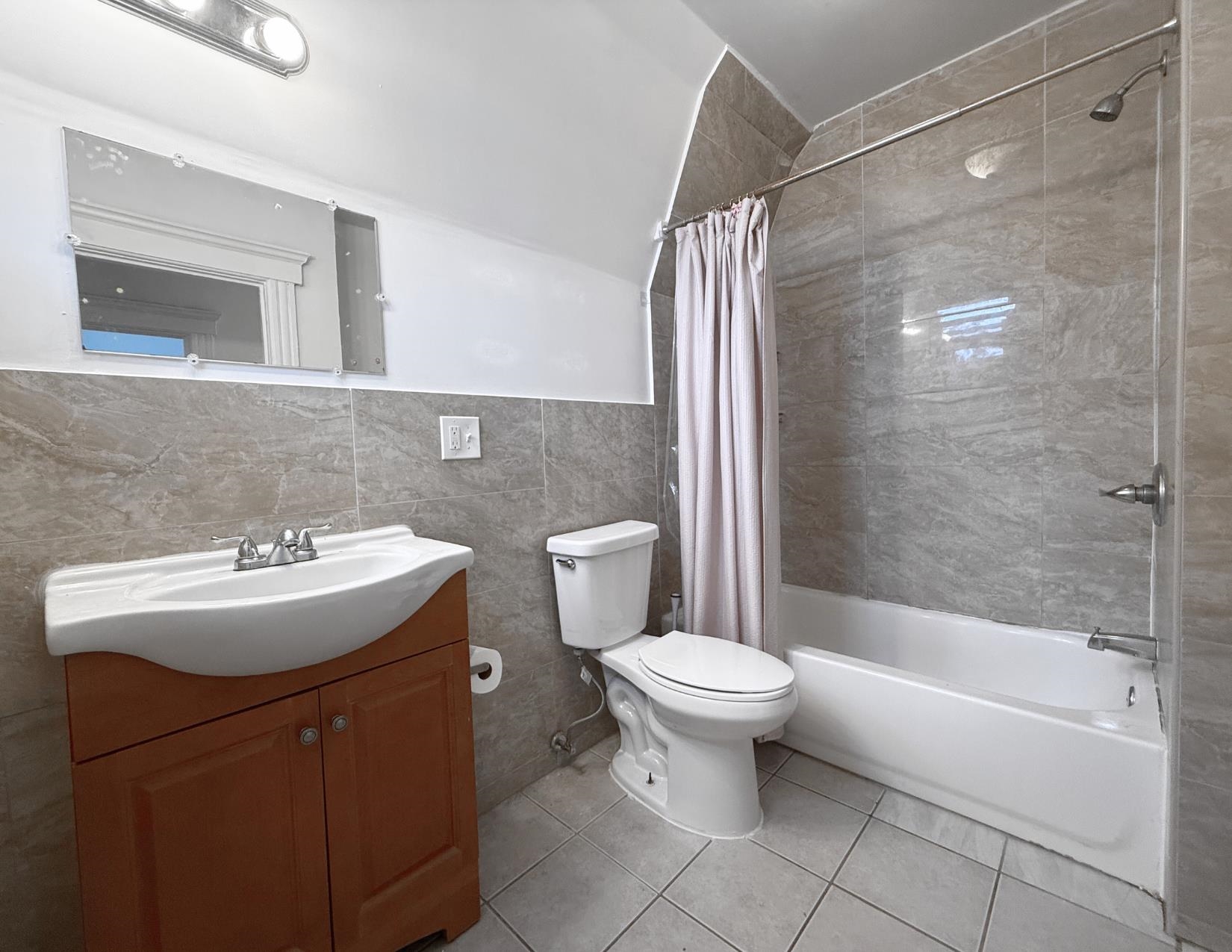 306 ARLINGTON AVE Unit: 3
