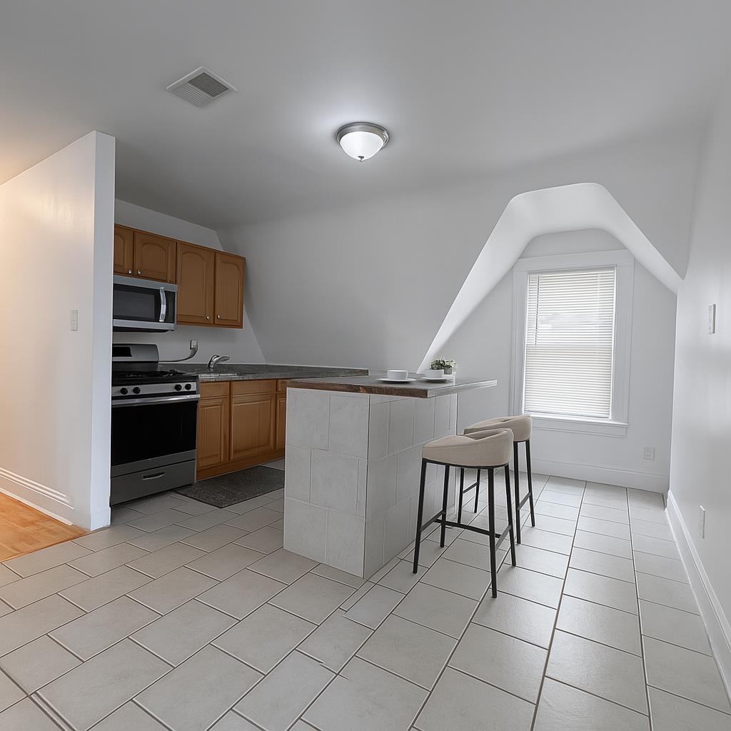 306 ARLINGTON AVE Unit: 3