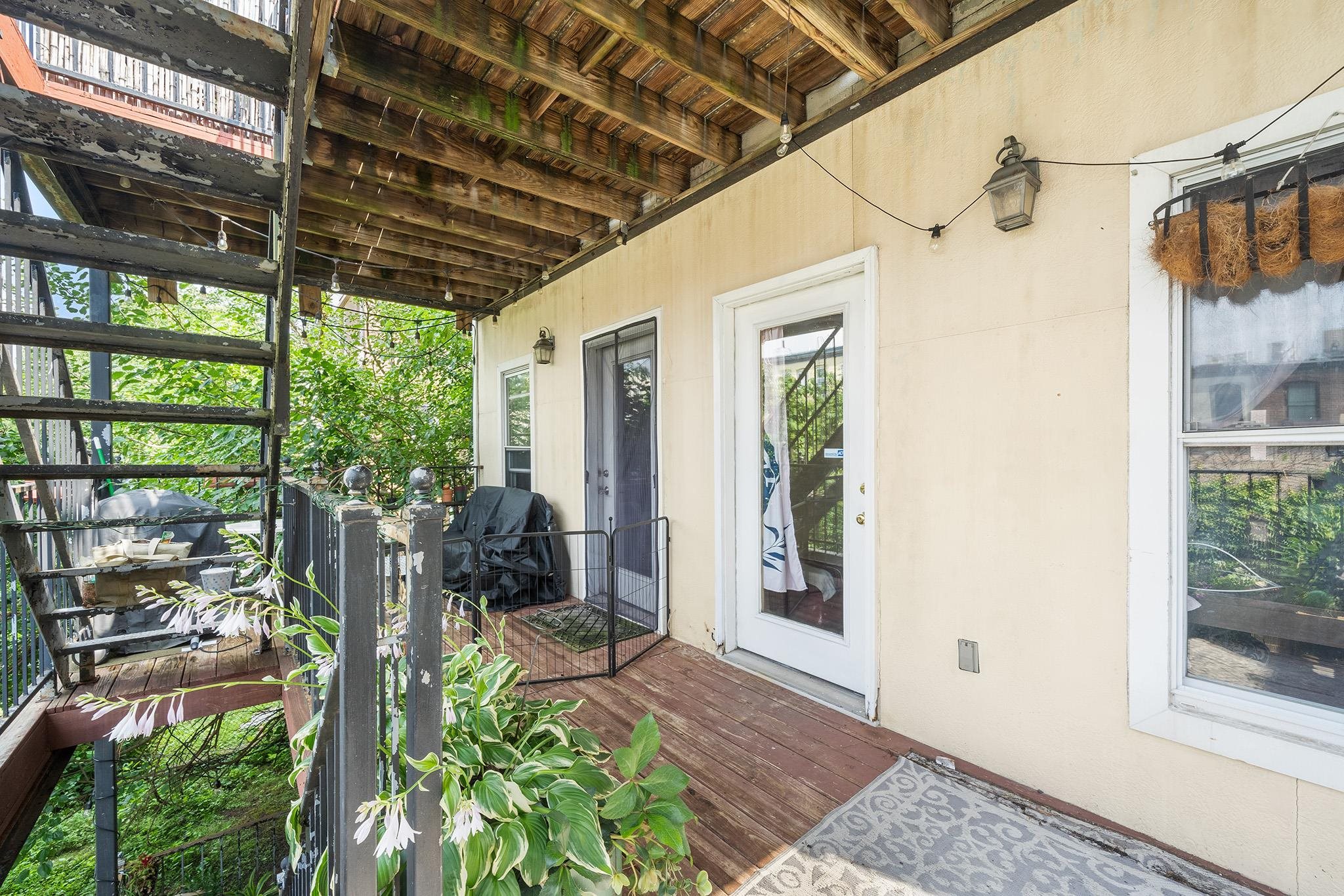 352 7TH ST Unit: 3
