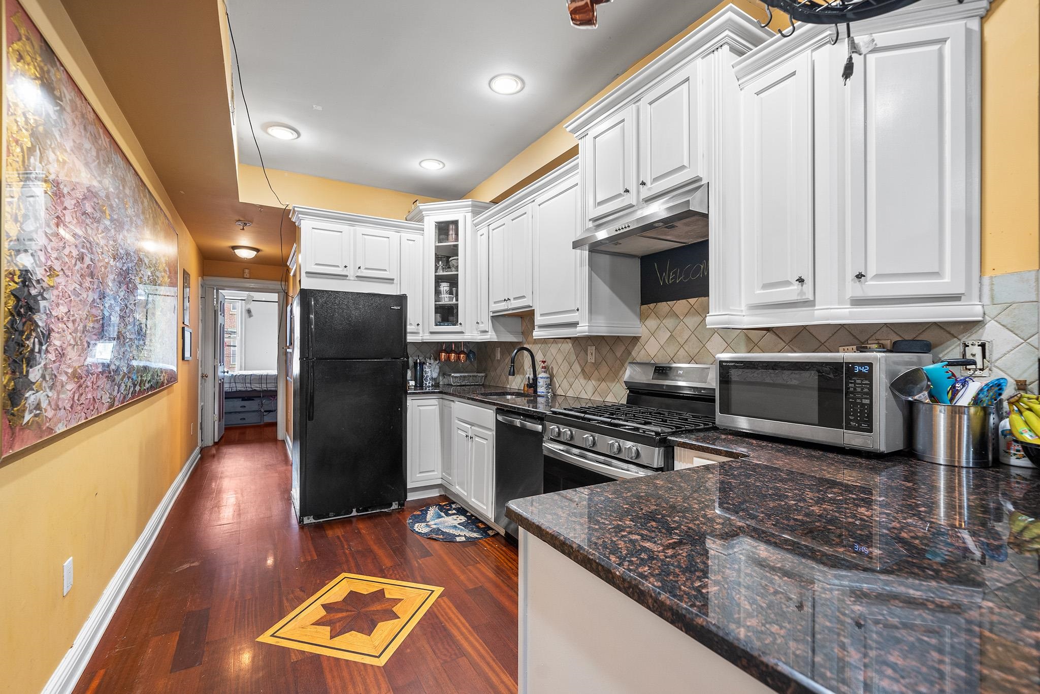 352 7TH ST Unit: 3