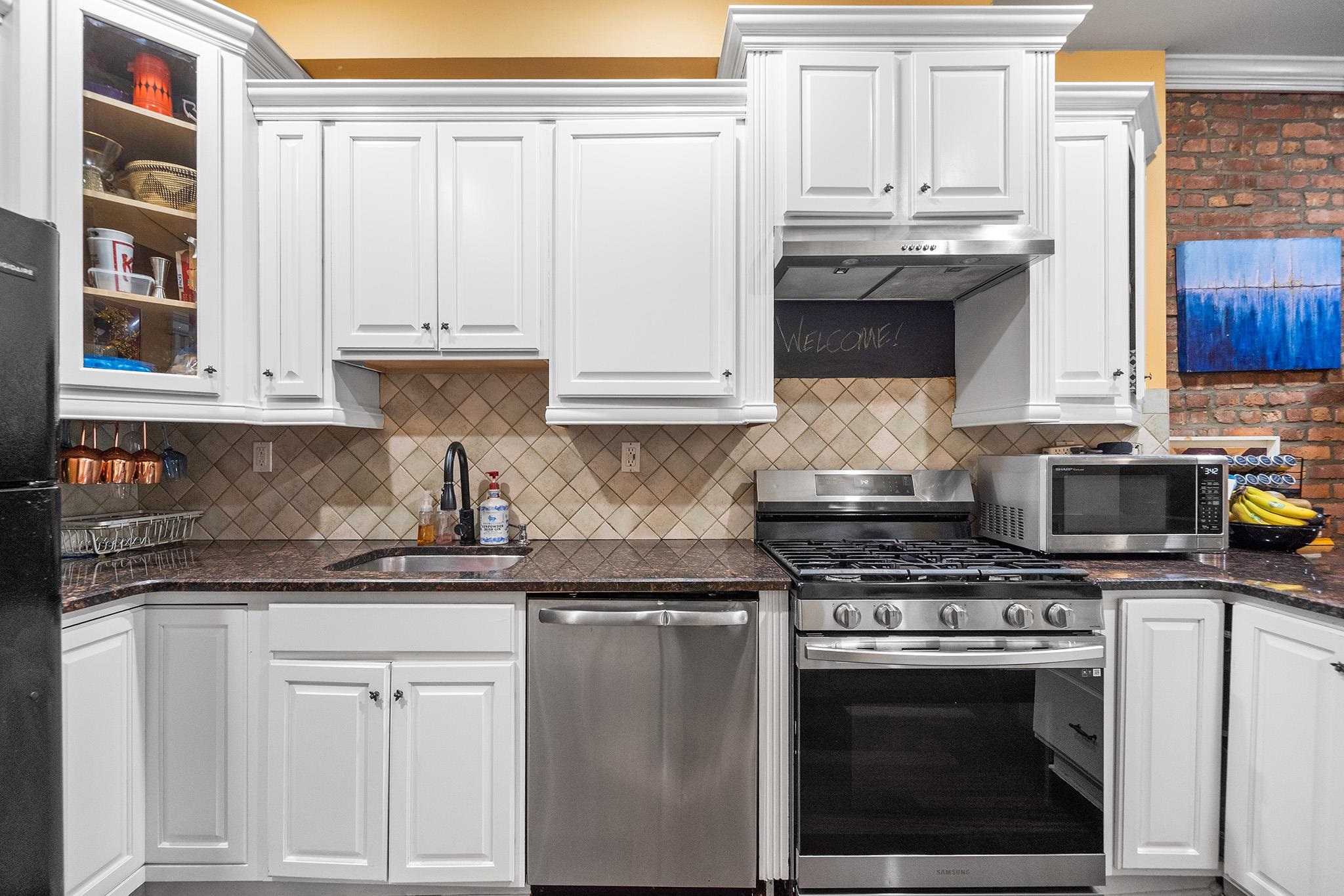 352 7TH ST Unit: 3