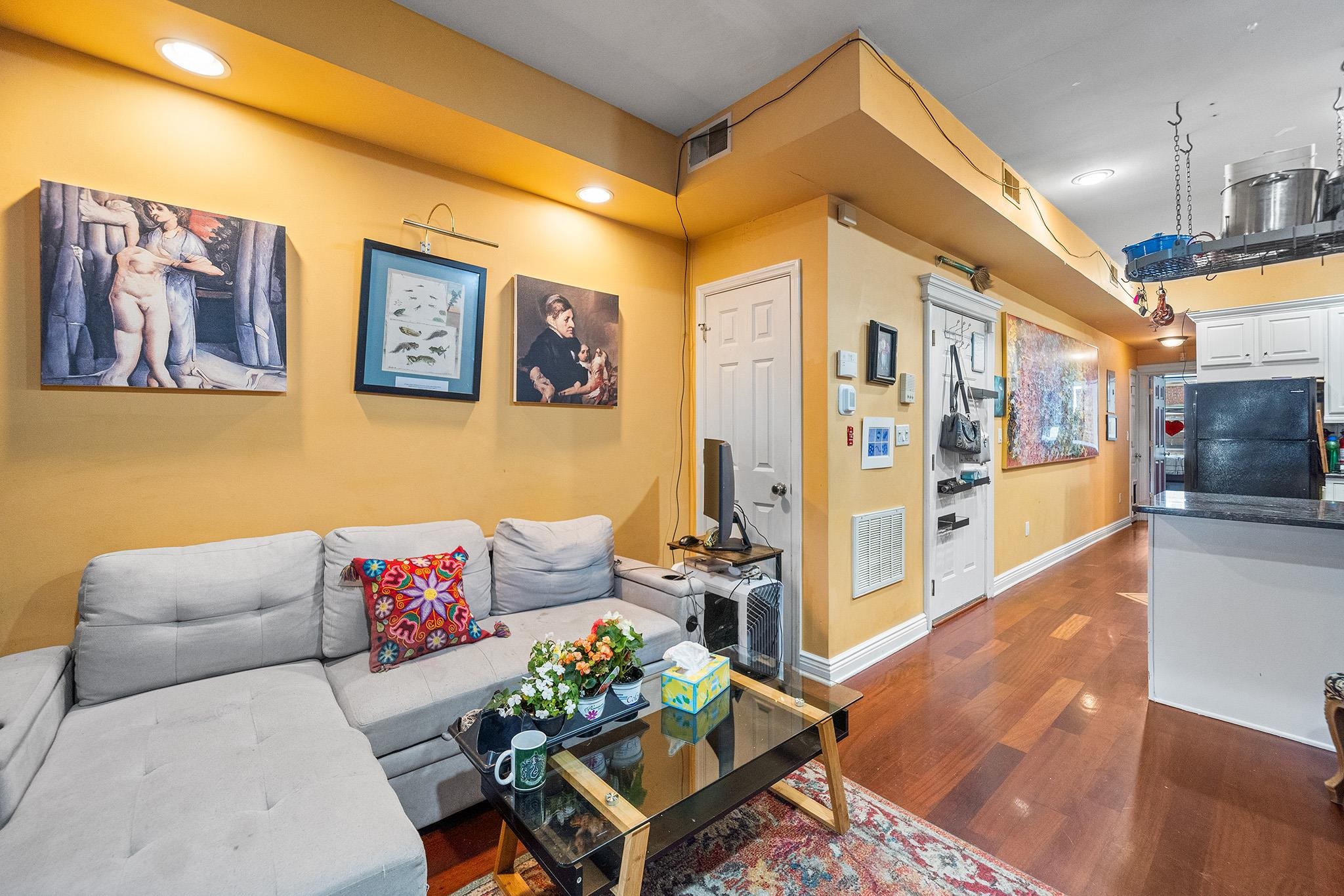 352 7TH ST Unit: 3