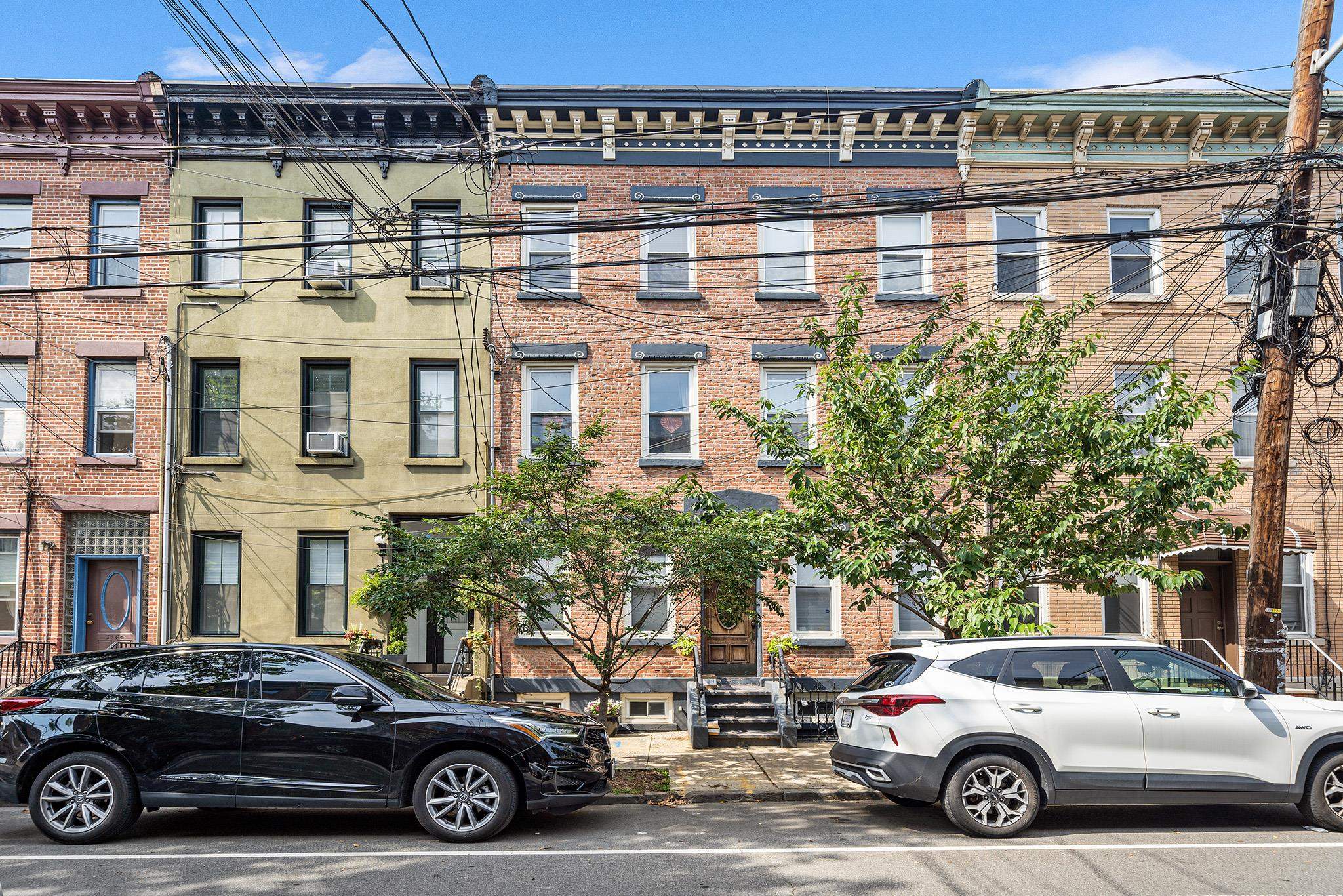 352 7TH ST Unit: 3