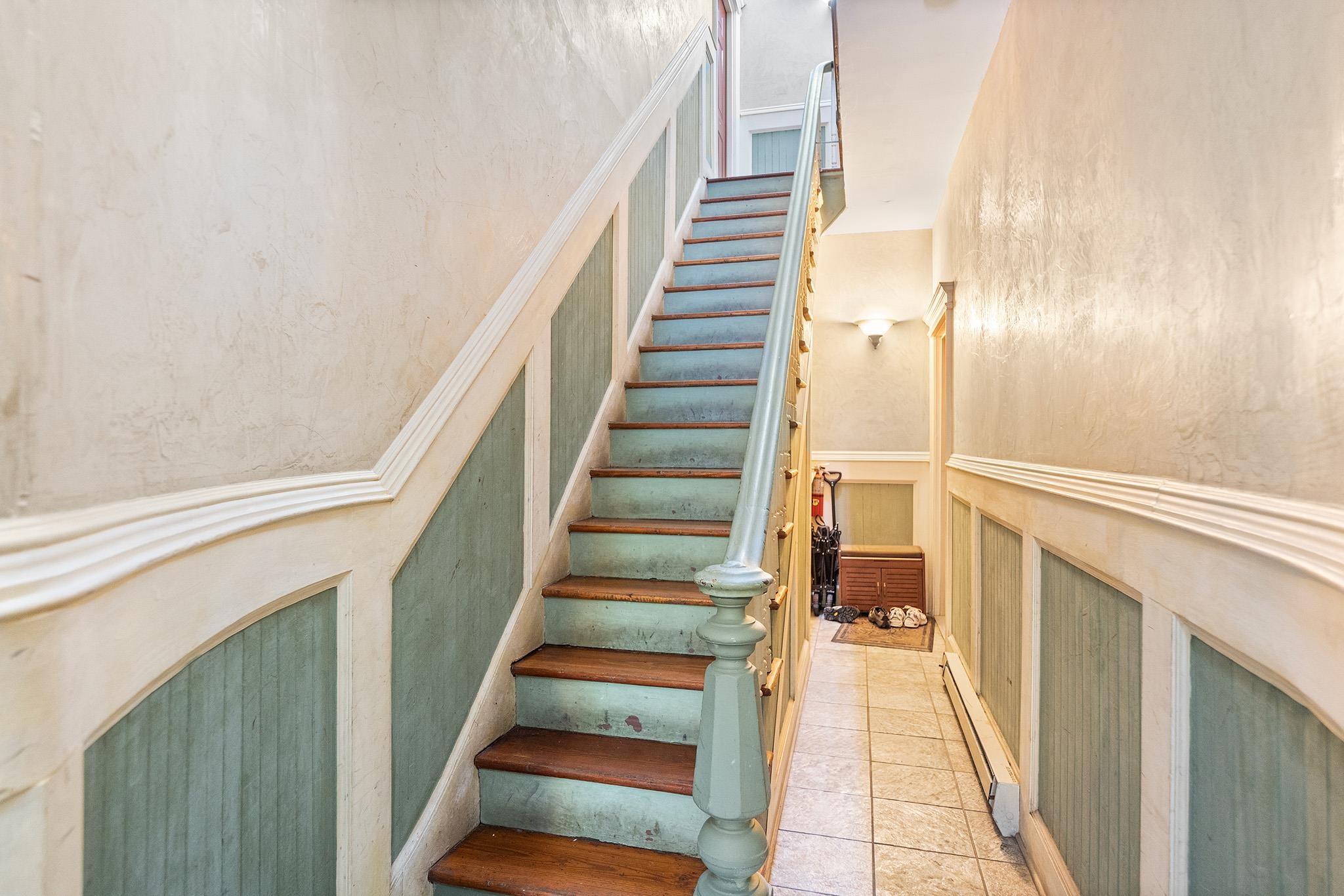 352 7TH ST Unit: 3